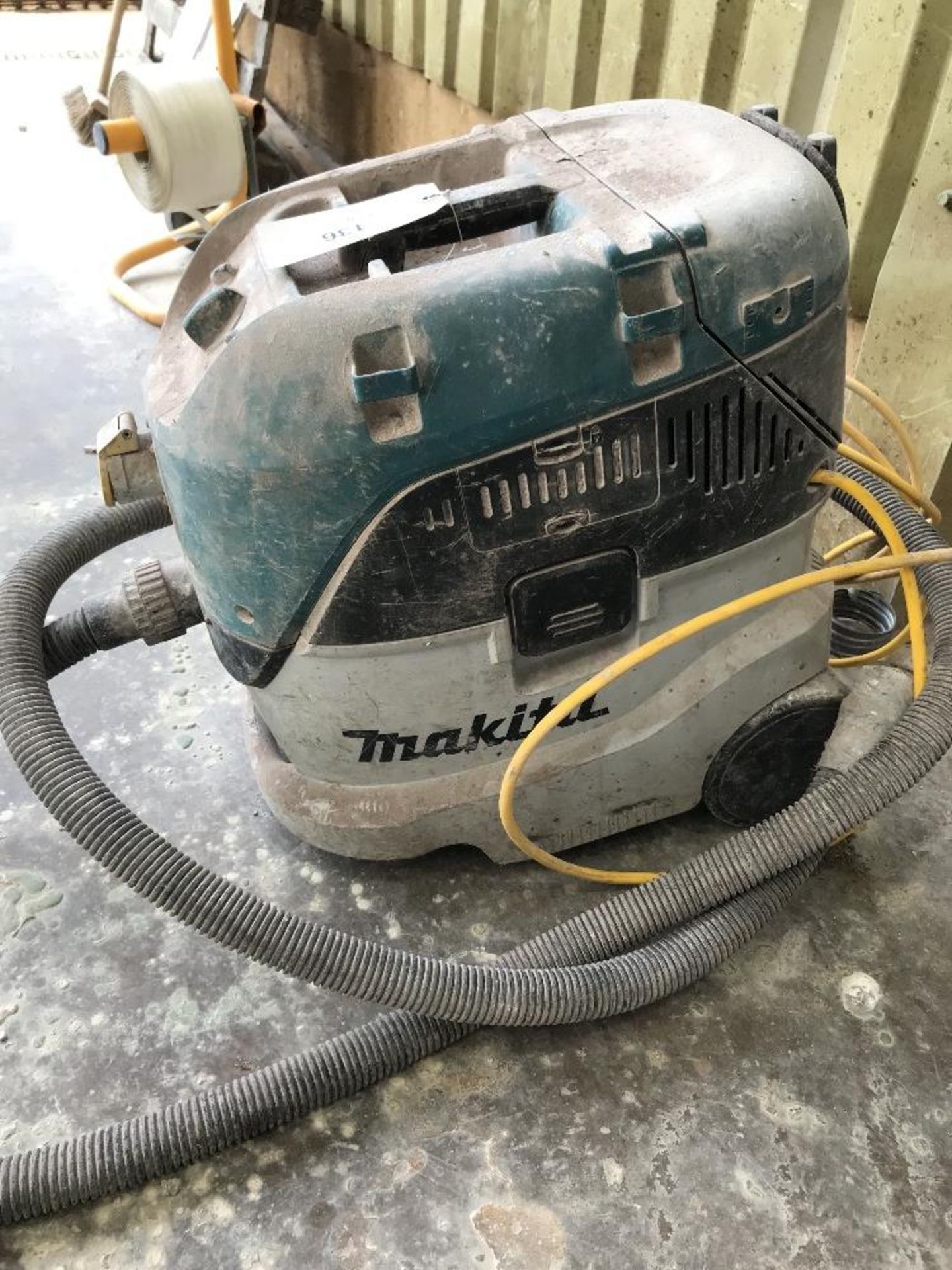 Industrial Makita Vacuum - Image 2 of 6