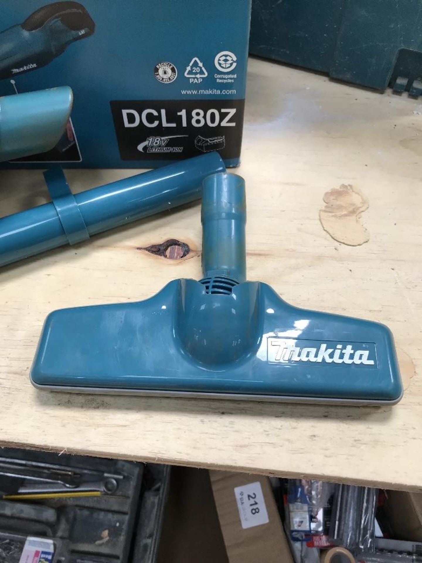 Makita DCL180Z Cordless Cleaner please note no battery or charger - Image 3 of 5