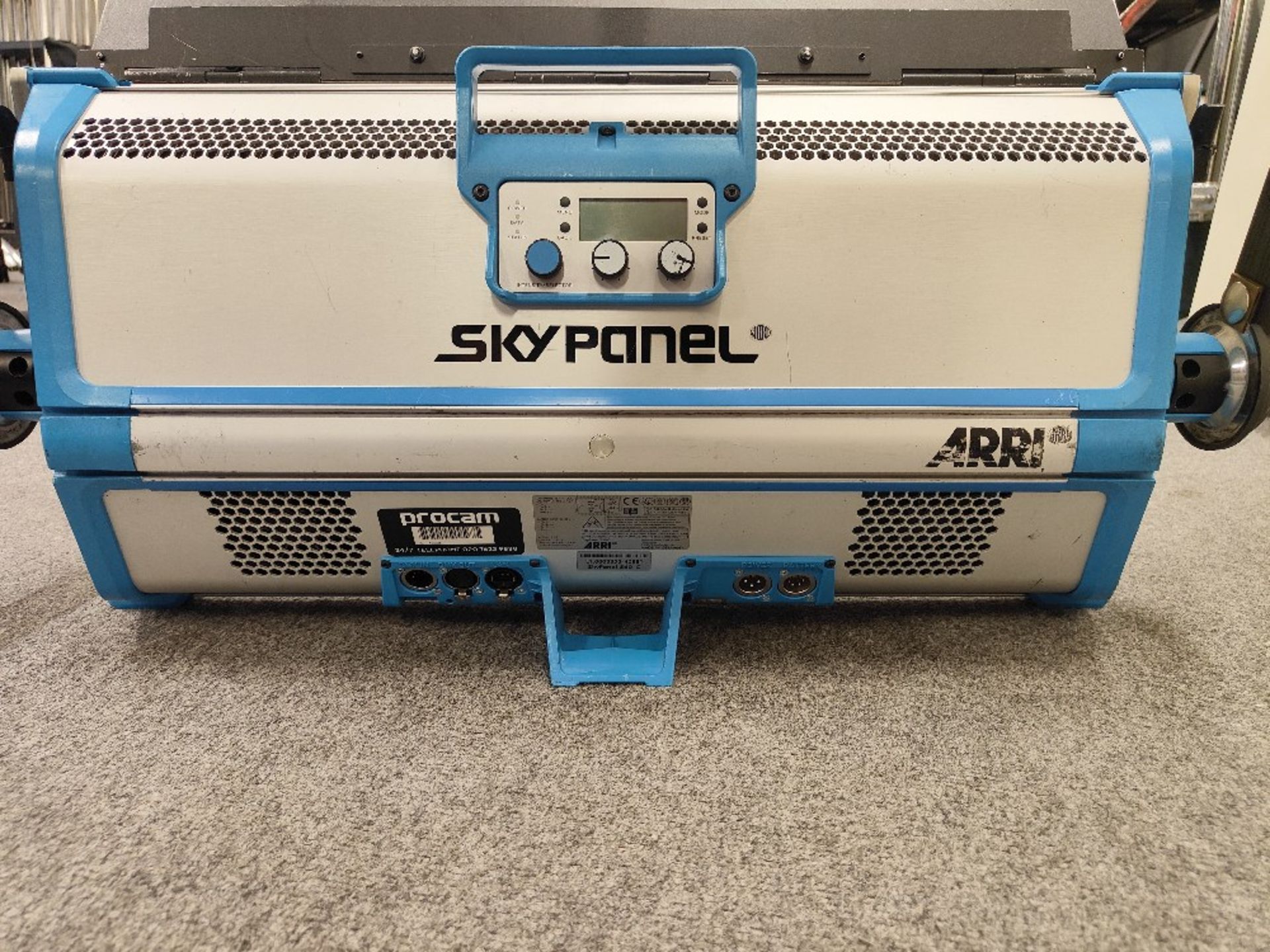 ARRI Skypanel S60-C kit with case - Image 3 of 9