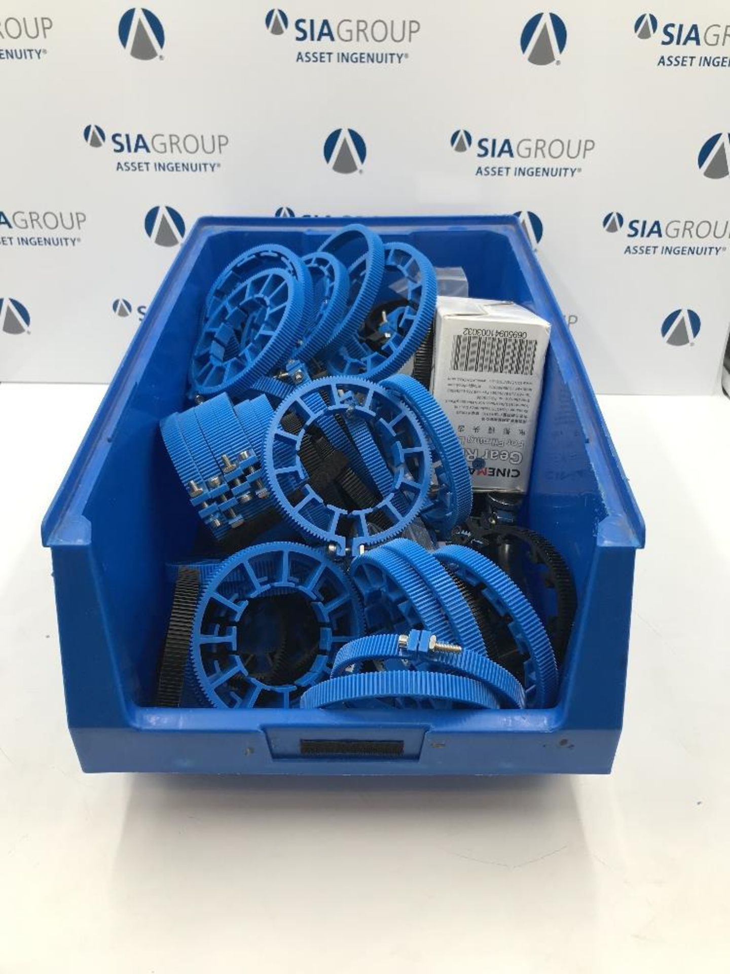 Large Quantity of Clamp-On Zip Gears