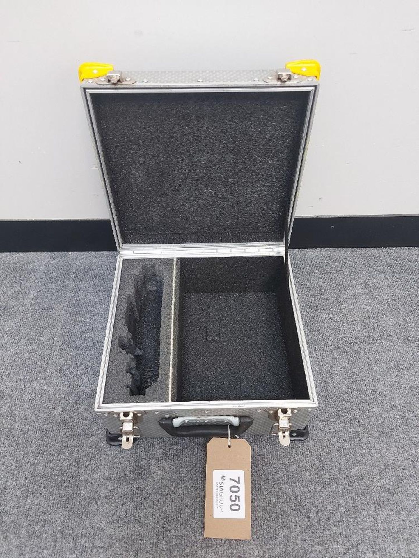 (2) Aluminium Flight Cases - Image 5 of 5