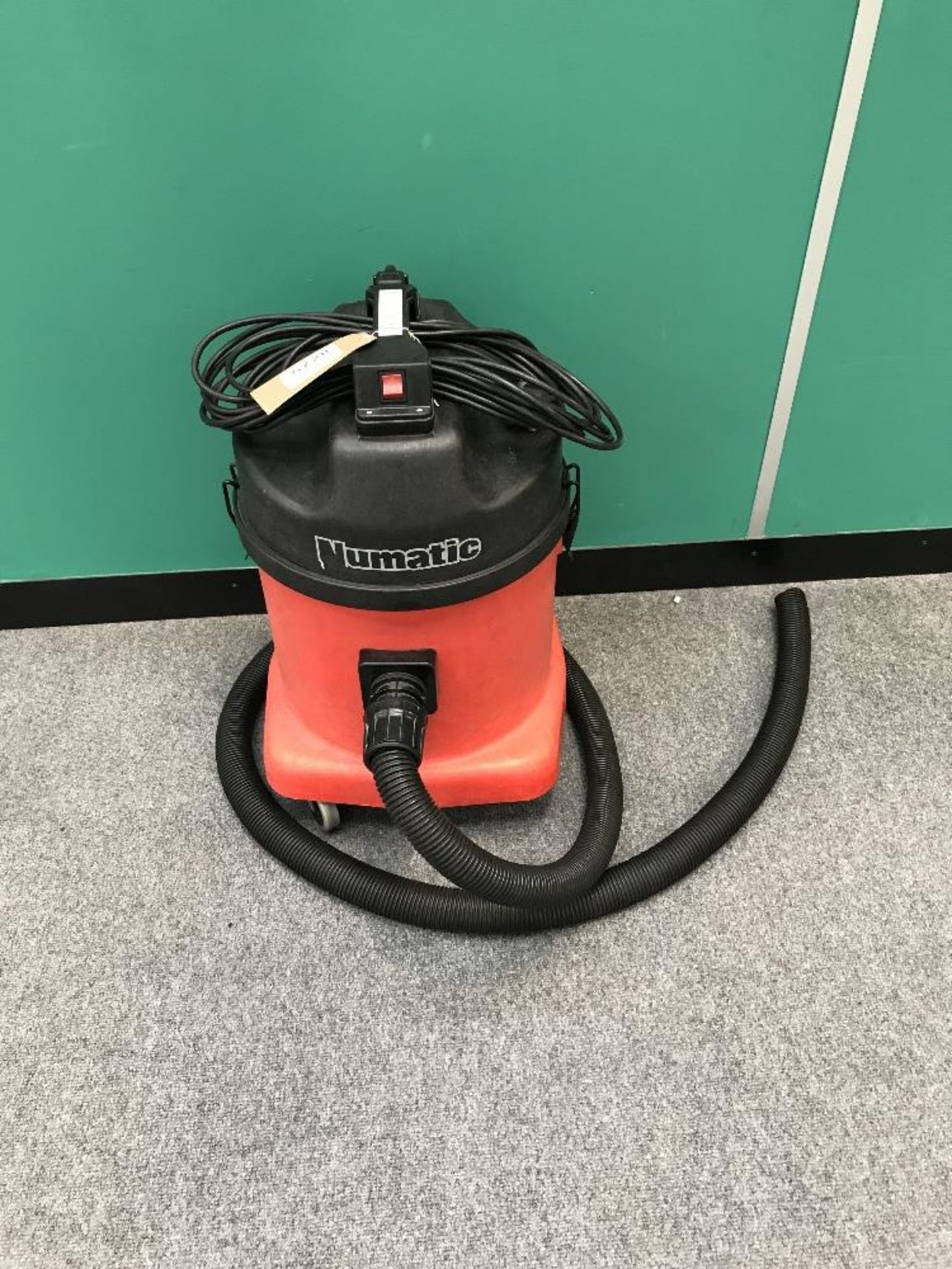 Large Pneumatic Vacuum Cleaner