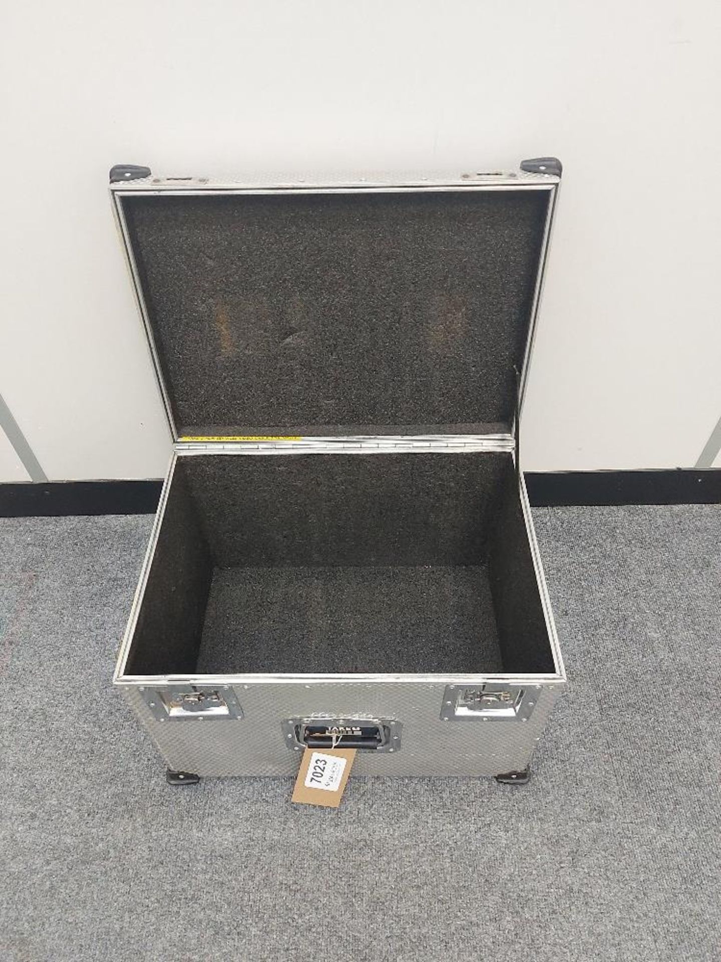 (3) Aluminium Flight Cases - Image 5 of 5