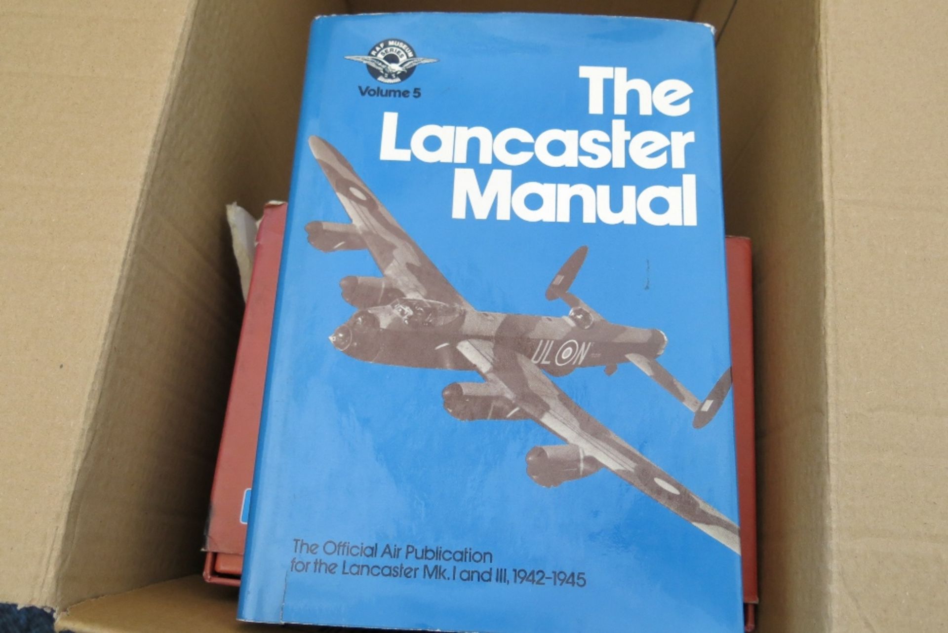 Large quantity of aircraft course manuals, EASA and CAA text books etc. - Image 14 of 20