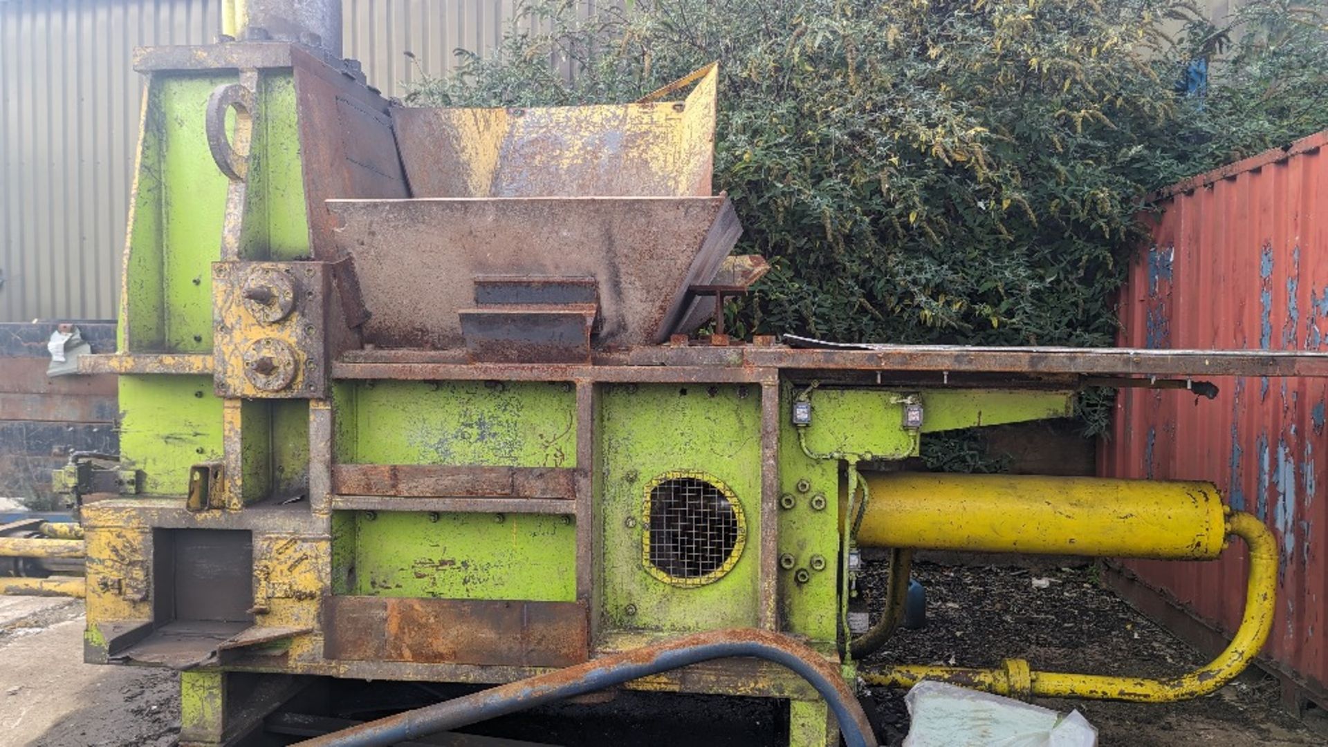 Harris TGS60 hydraulic ferrous baler - Bild 2 aus 11