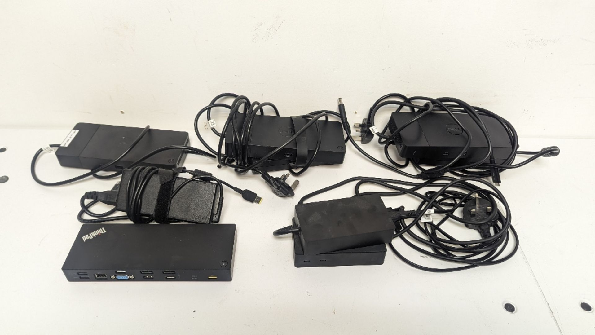 (5) Laptop docking stations