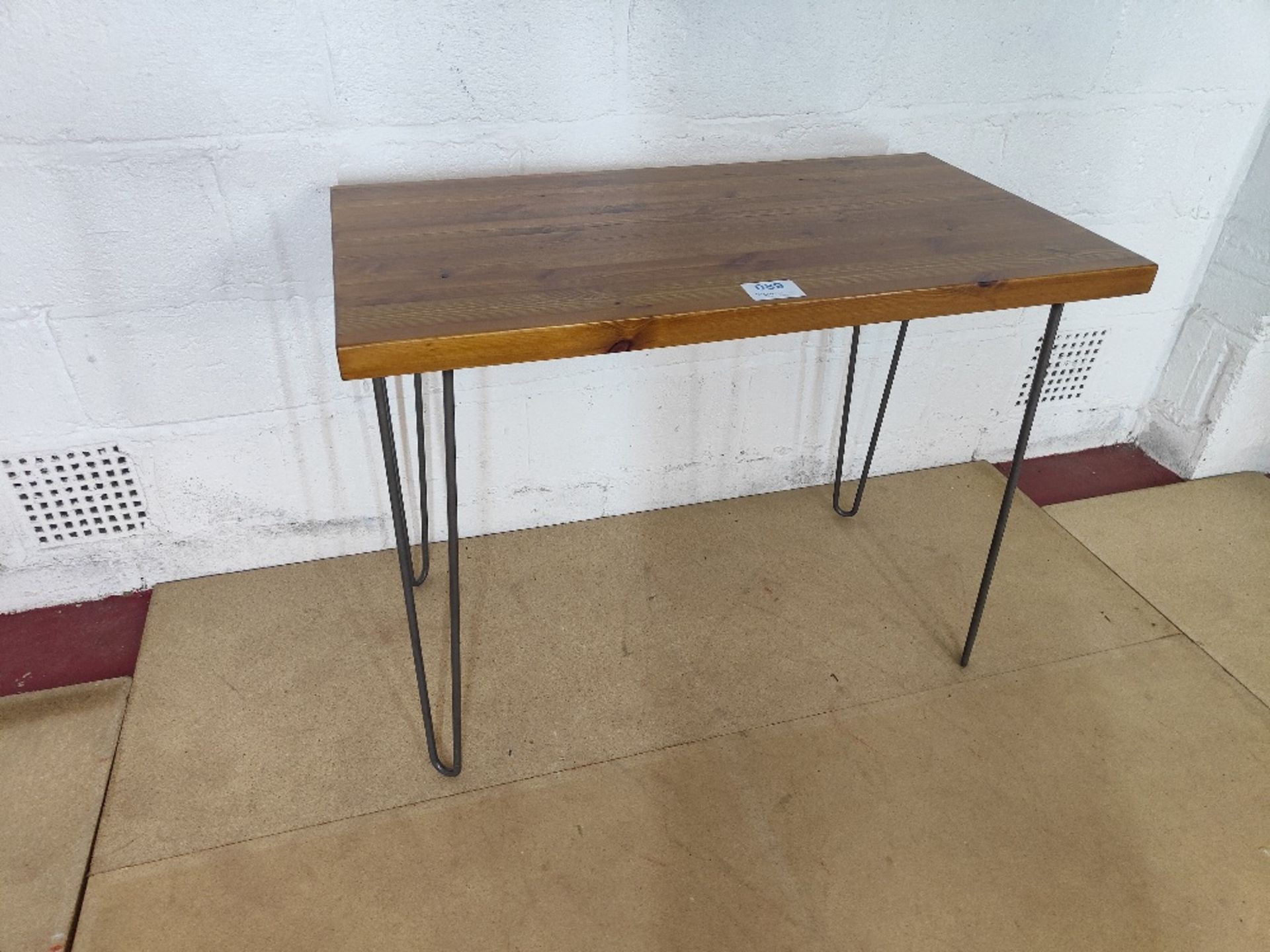 Wooden top rectangular side table - Image 2 of 3