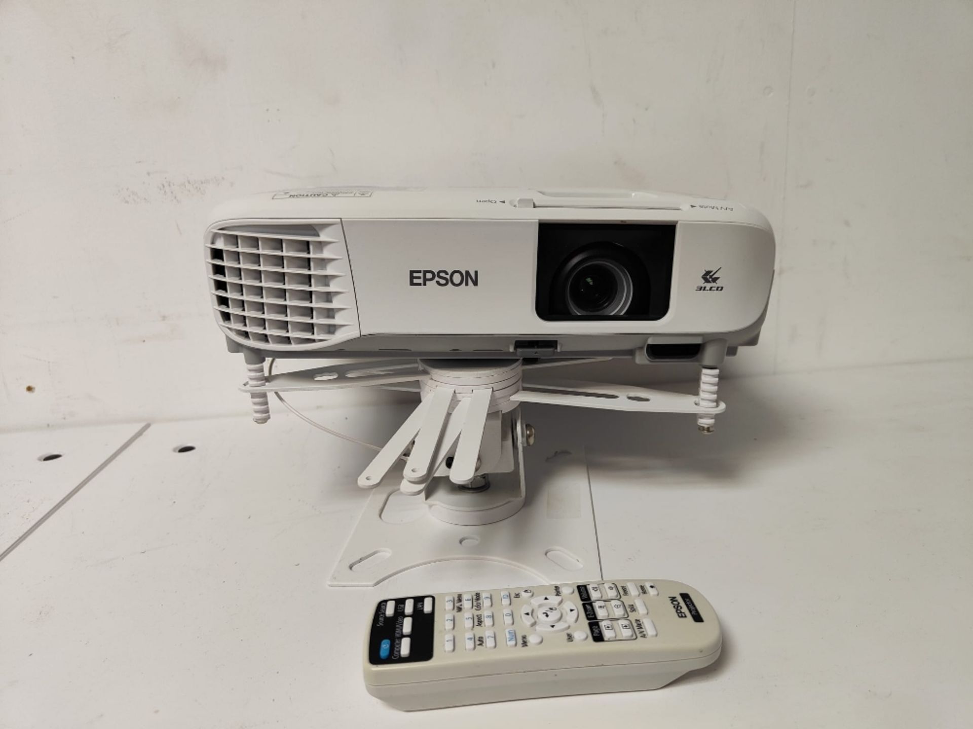 Epson H855B LCD projector with remote control - Image 2 of 3