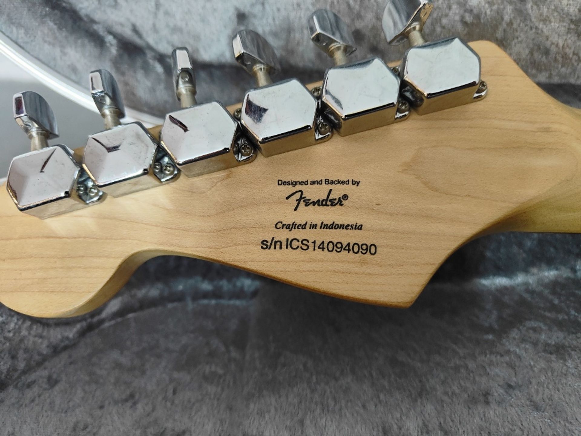 Fender Squier Bullet Strat guitar in carry case - Image 5 of 5