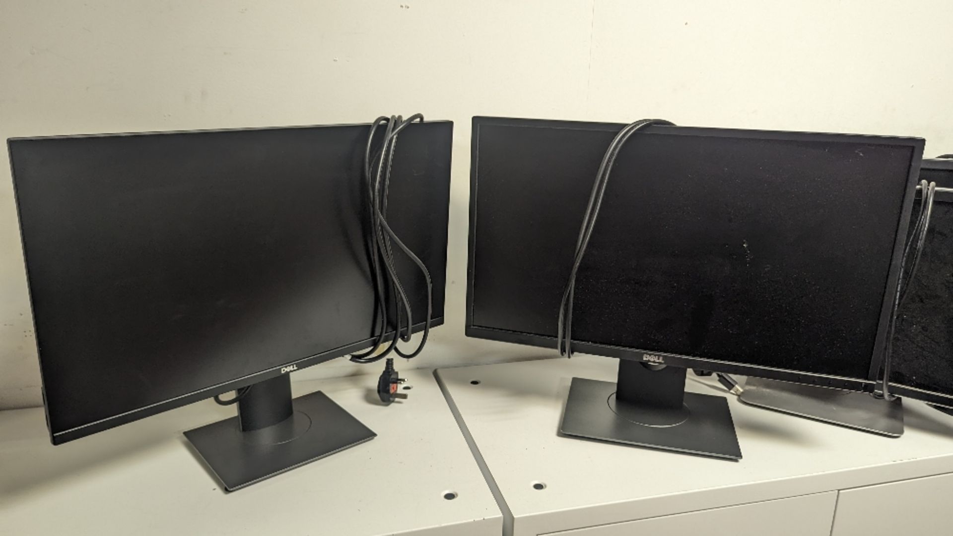 (14) DELL PC monitors with quantity of desk stands, mounts and cables - Bild 11 aus 22