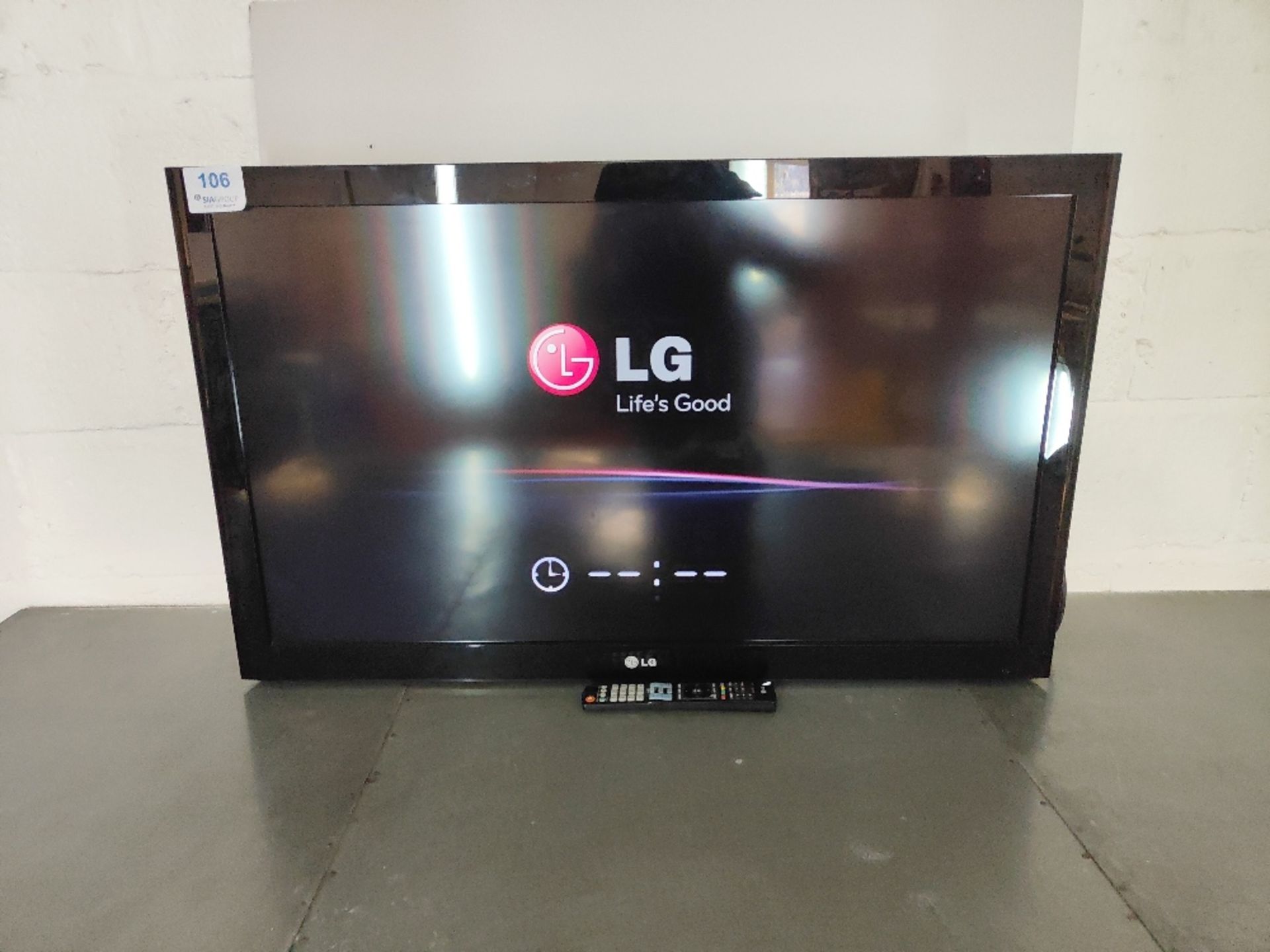 LG 42" 42LD550-ZC flat screen television