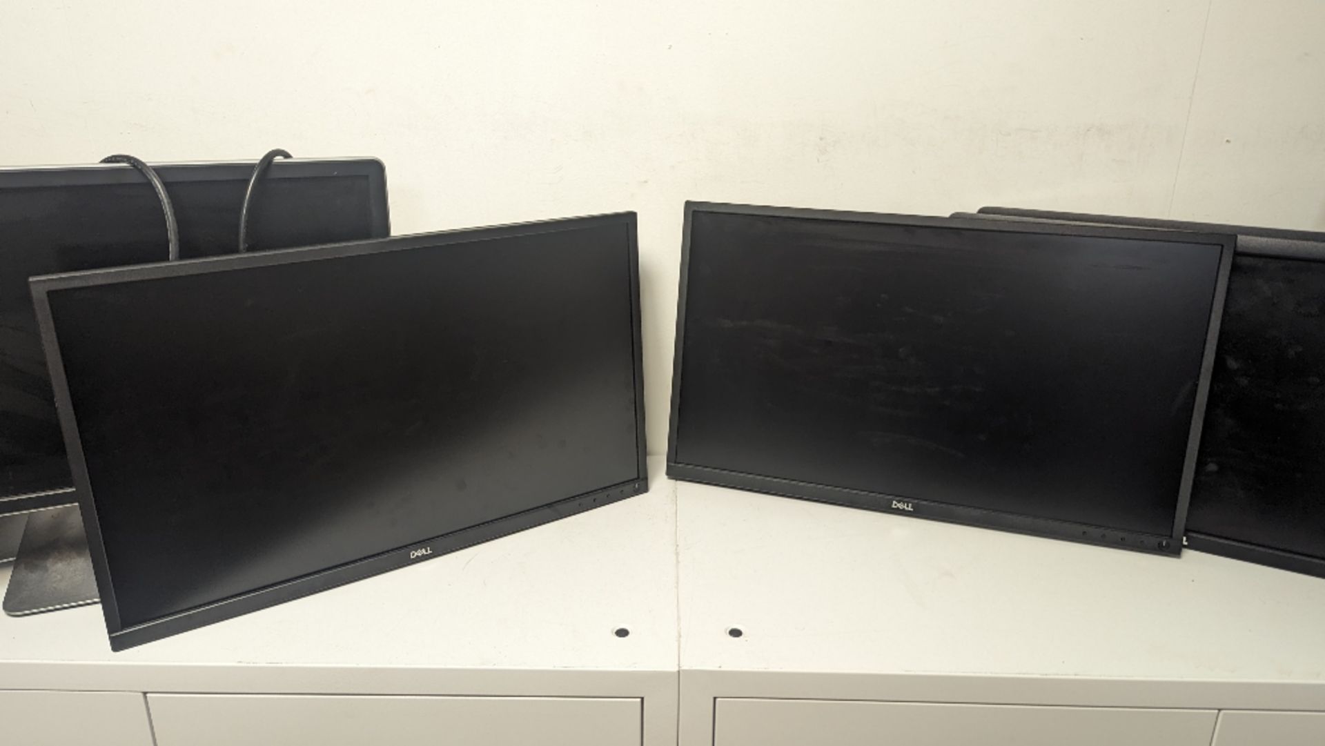 (14) DELL PC monitors with quantity of desk stands, mounts and cables - Bild 9 aus 22