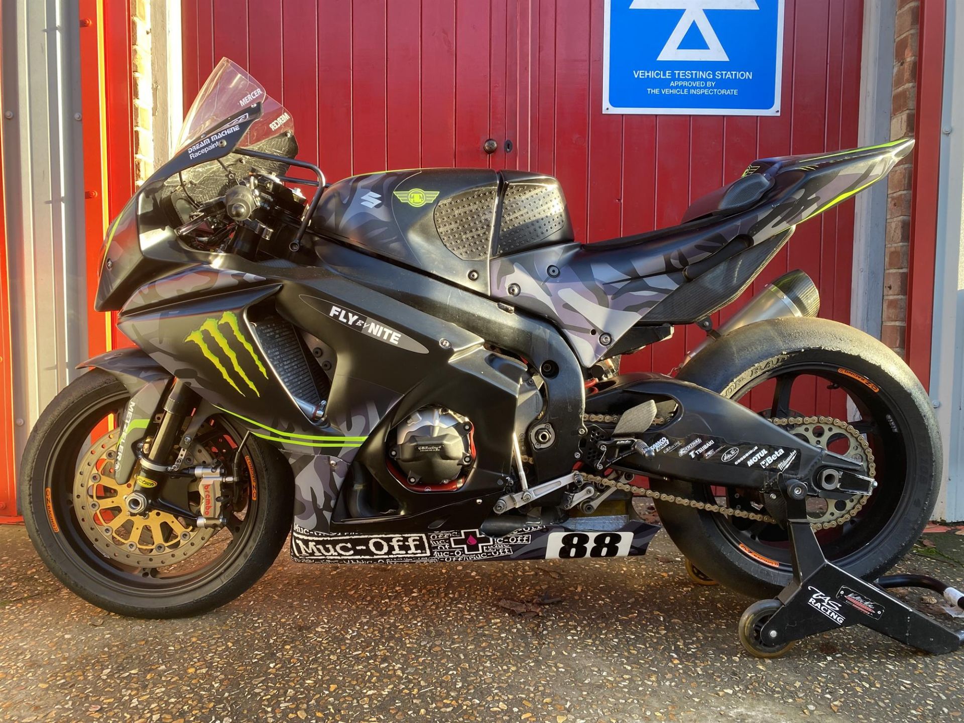 2013 Suzuki GSX-R1000 BSB ex-Guy Martin and Steve Mercer 1,000cc - Image 2 of 10