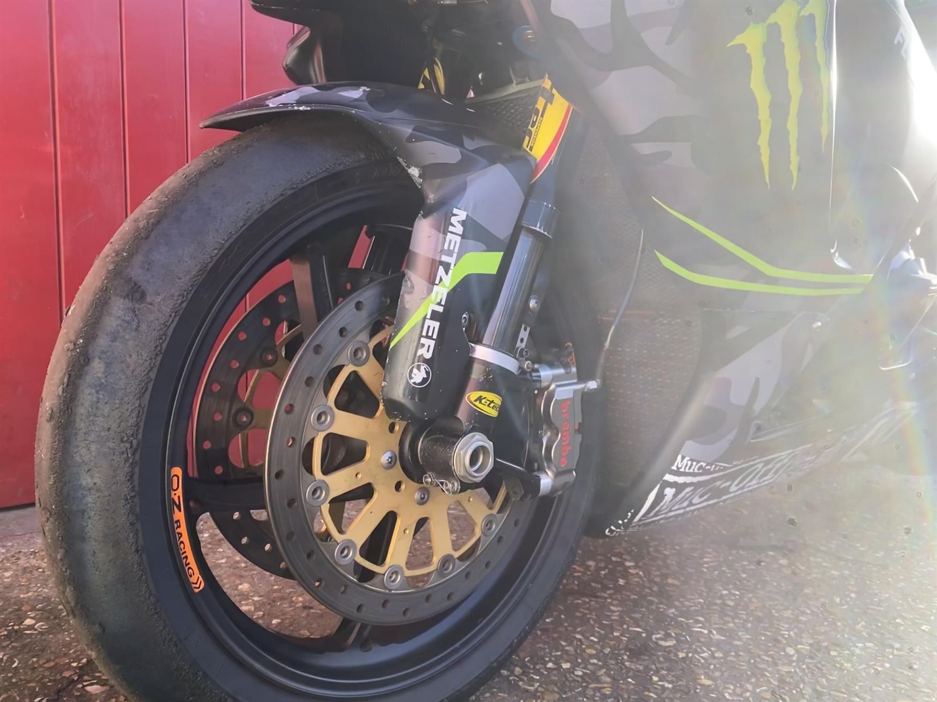 2013 Suzuki GSX-R1000 BSB ex-Guy Martin and Steve Mercer 1,000cc - Image 10 of 10