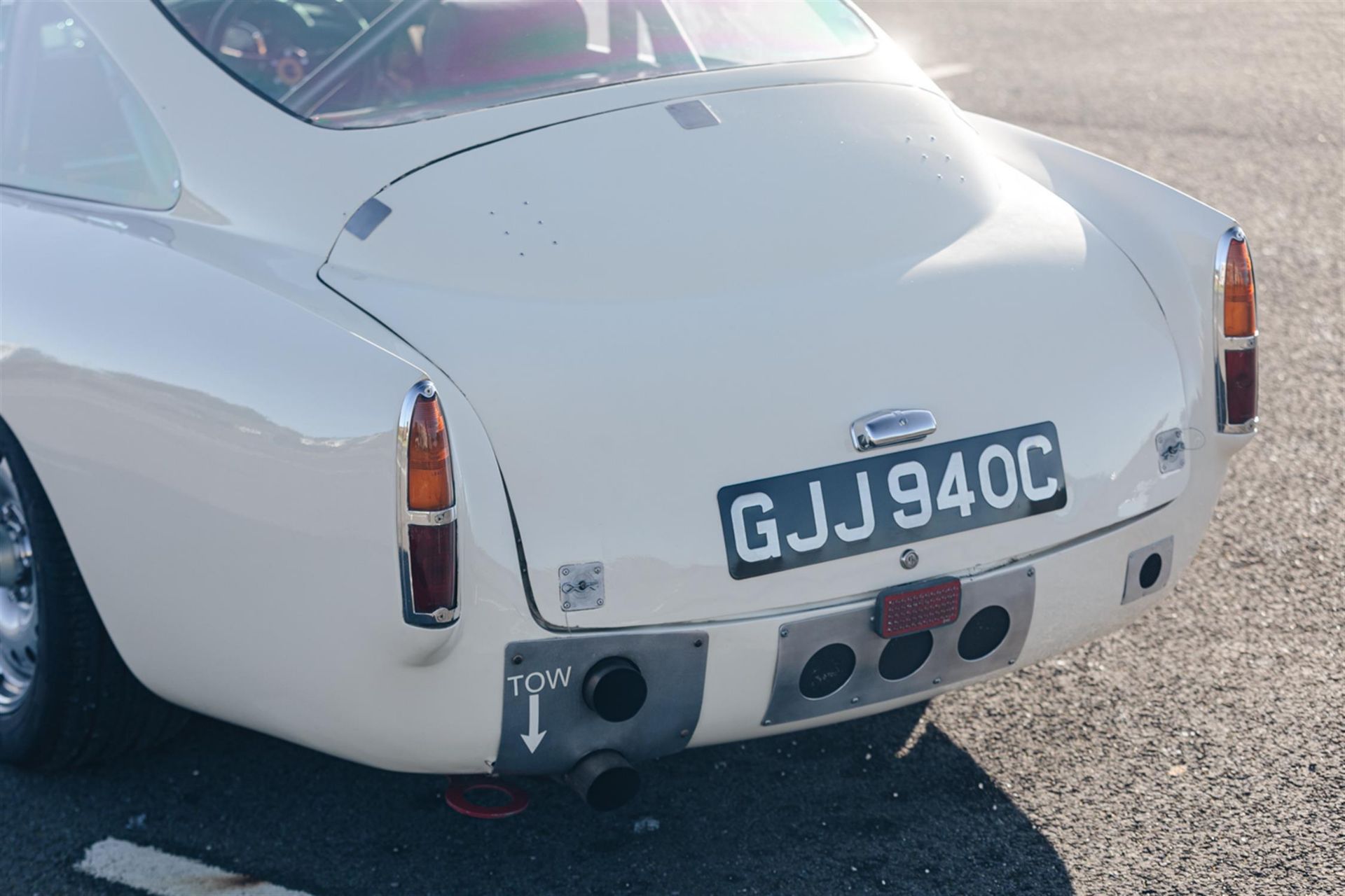 1960 Aston Martin DB4 (Lightweight) - Image 9 of 10