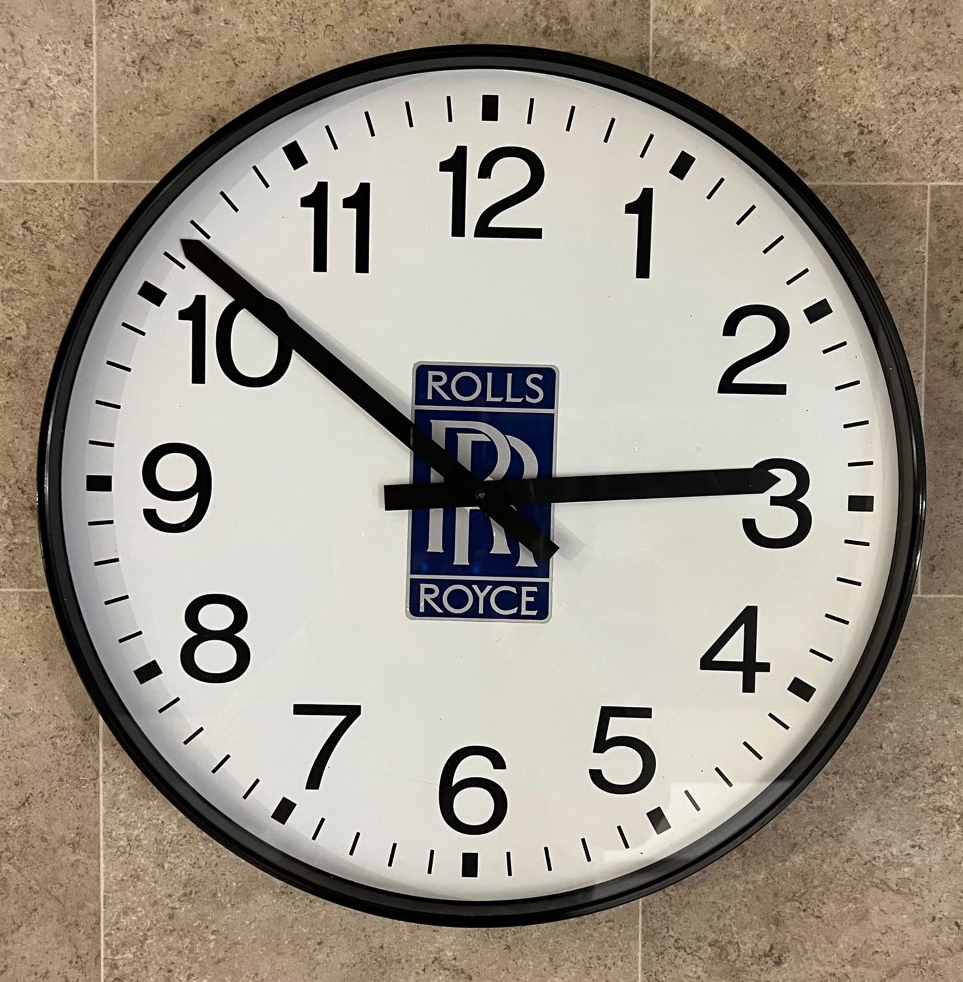 A Rolls-Royce Themed Large Quartz Dealership-Type Wall Clock - Image 5 of 7