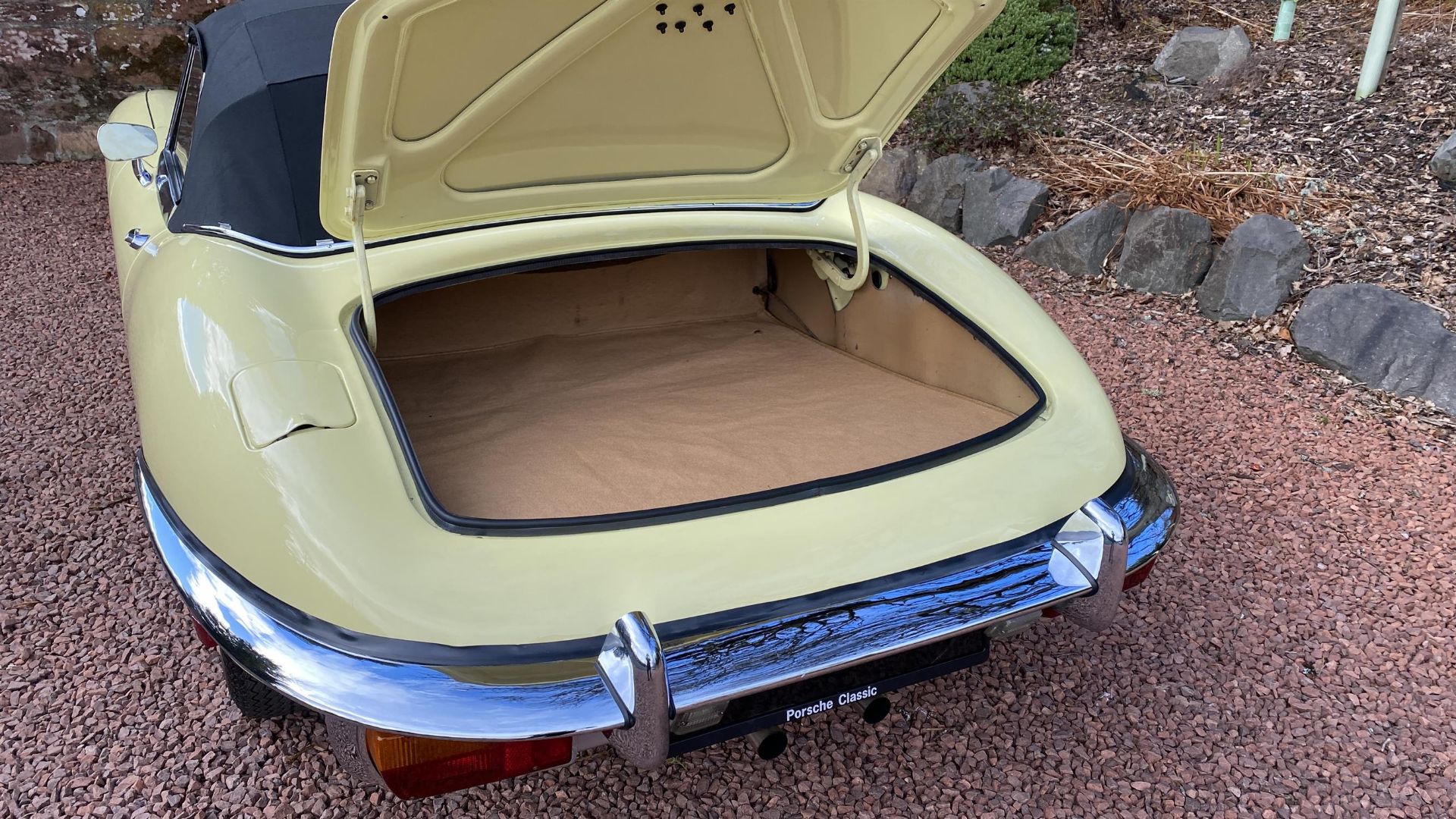 1968 Jaguar E-Type Series 2 4.2-Litre Roadster - Image 8 of 10