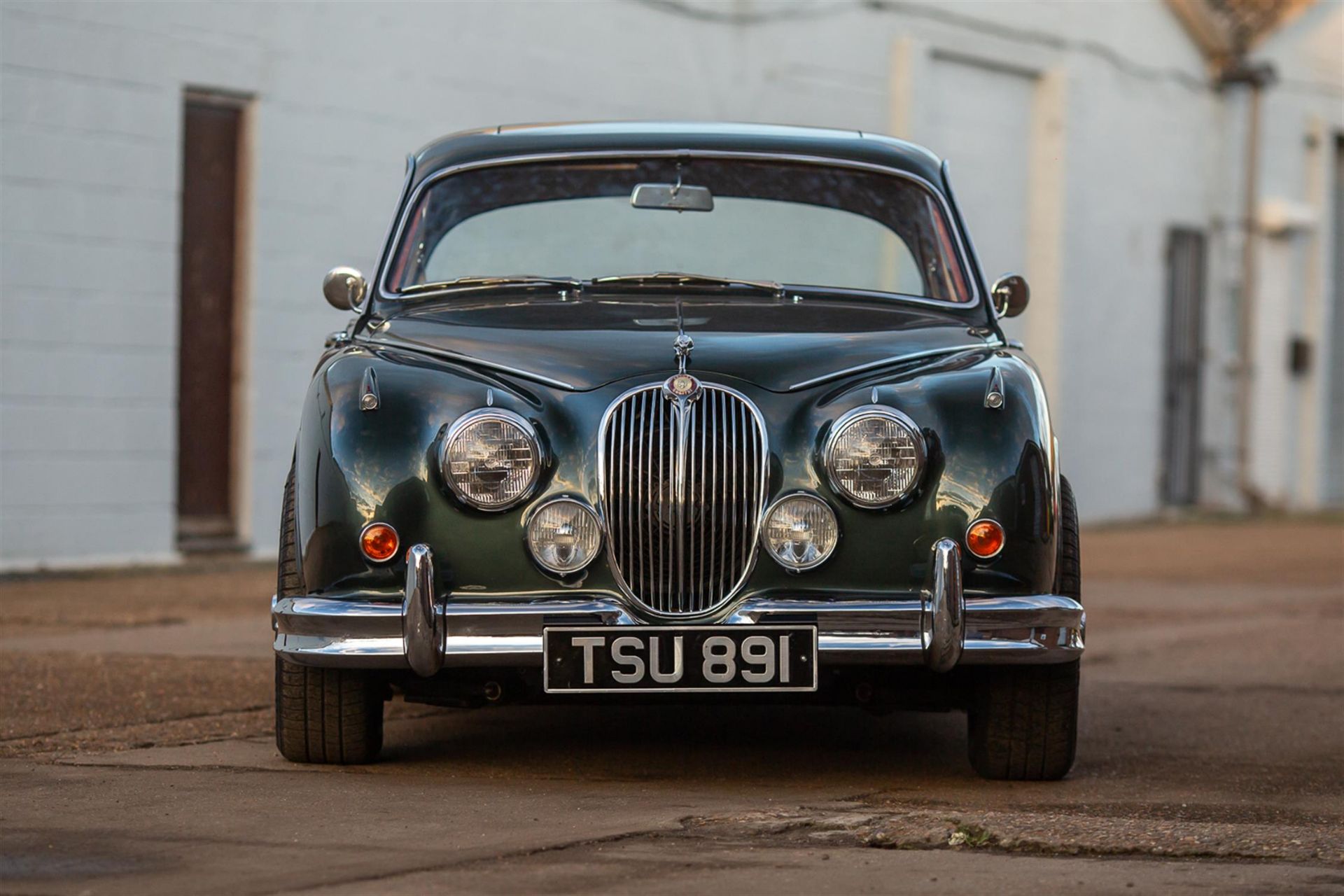 1962 Jaguar Mk2 3.8-Litre Manual O/D Saloon - Image 6 of 10