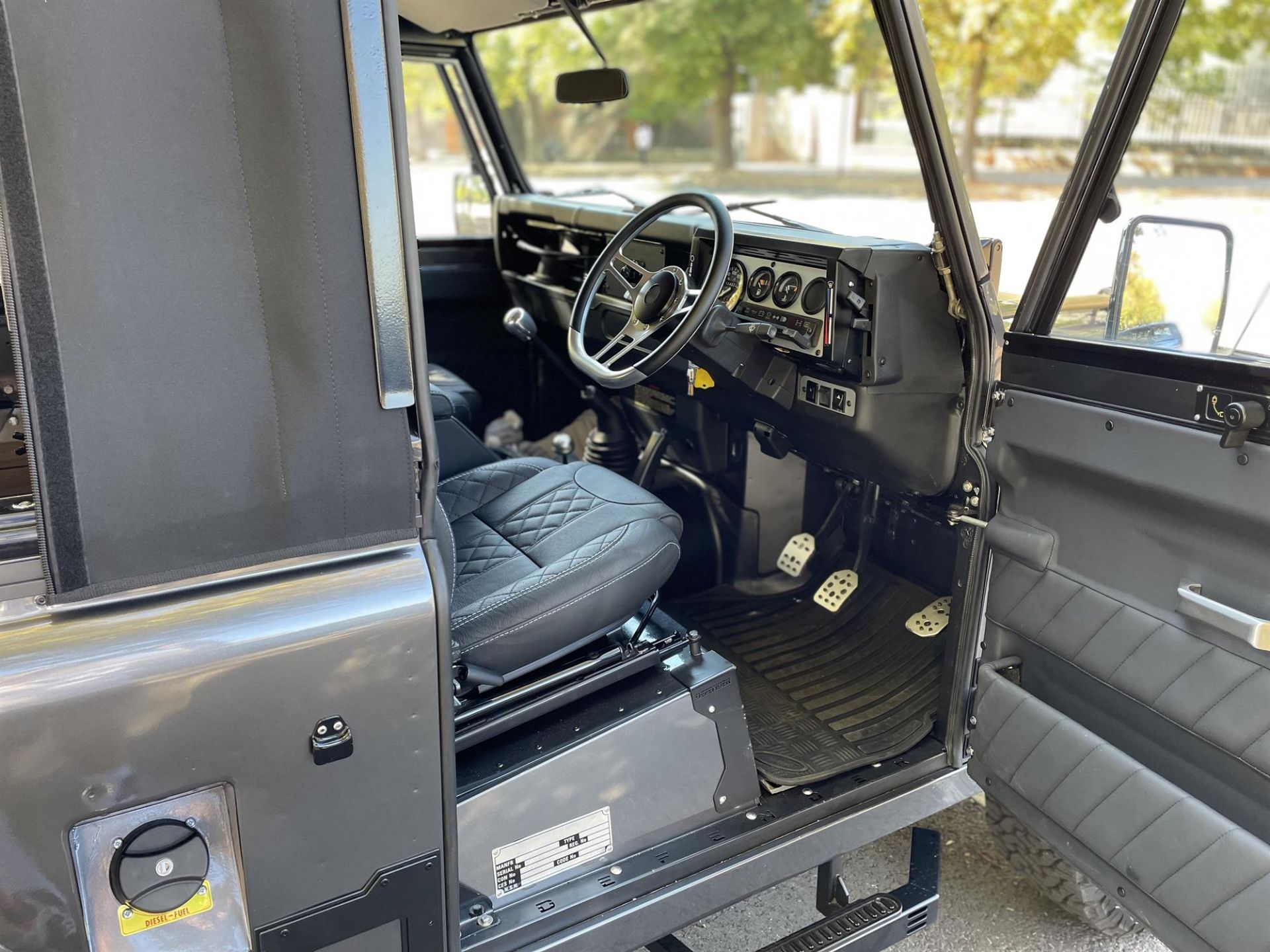 1997 Land Rover Defender Wolf 90 - Special - Image 2 of 10