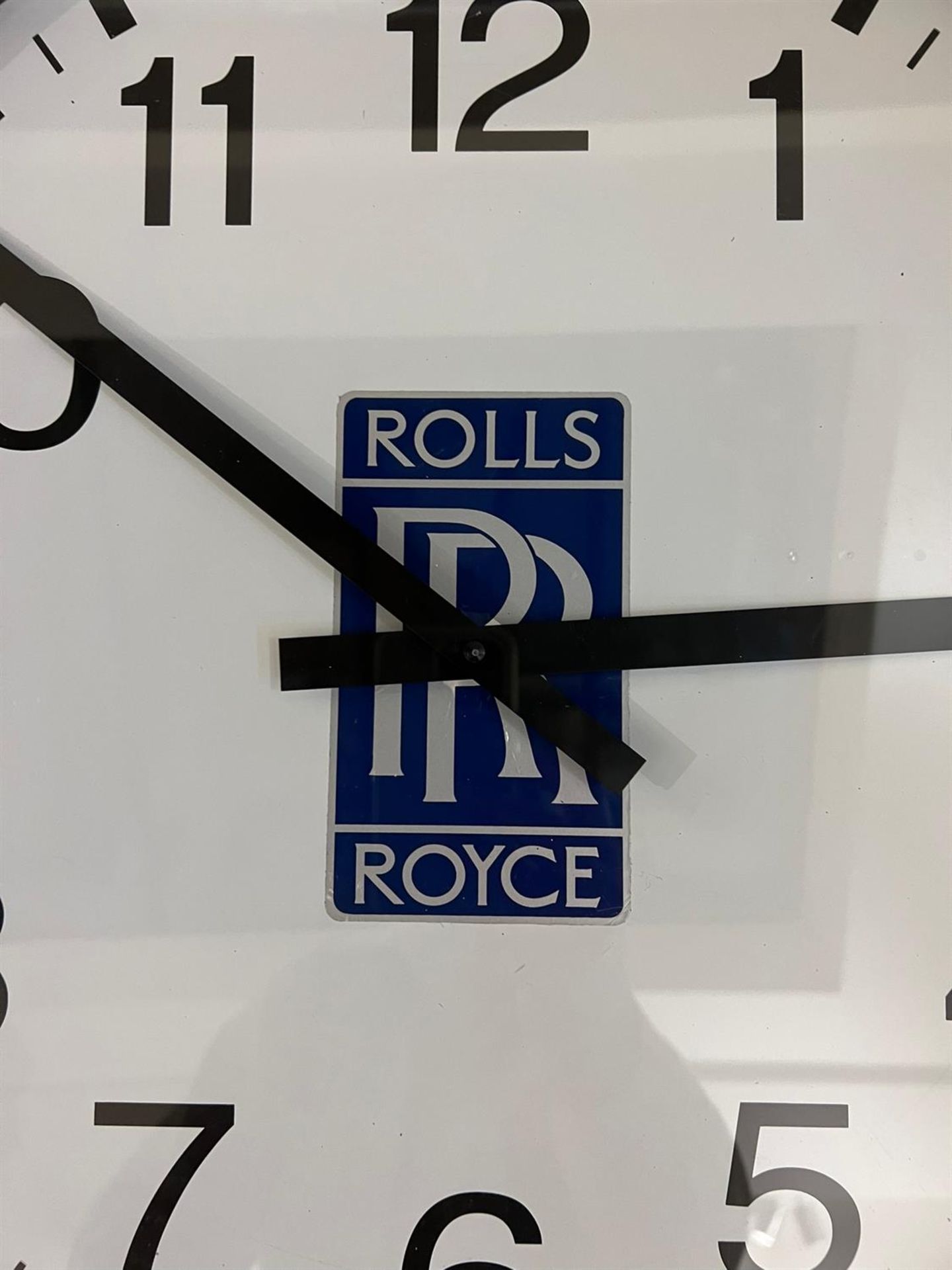 A Rolls-Royce Themed Large Quartz Dealership-Type Wall Clock - Image 2 of 7