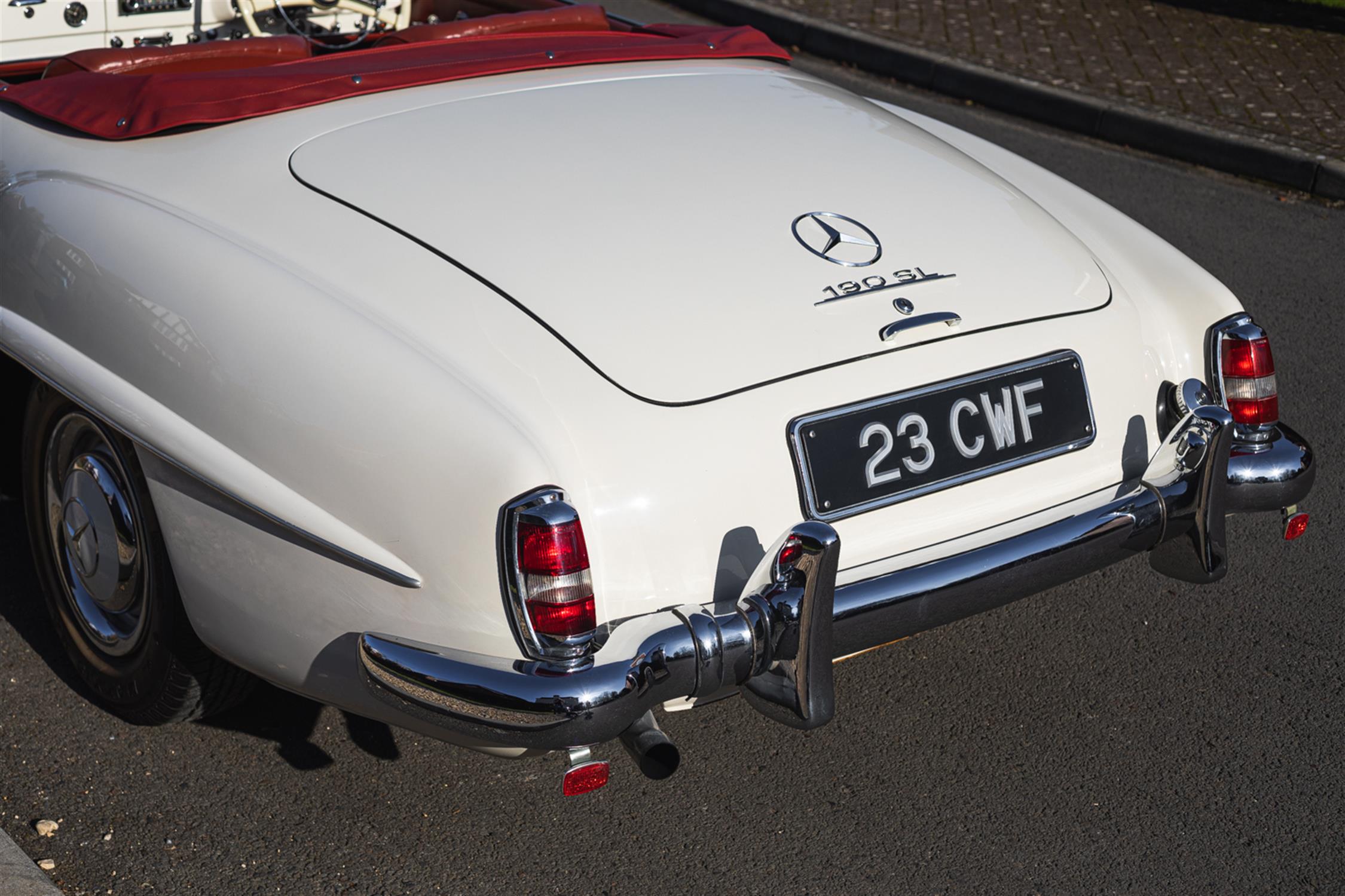 1962 Mercedes-Benz 190 SL with Hardtop - Right-Hand Drive - Image 18 of 19