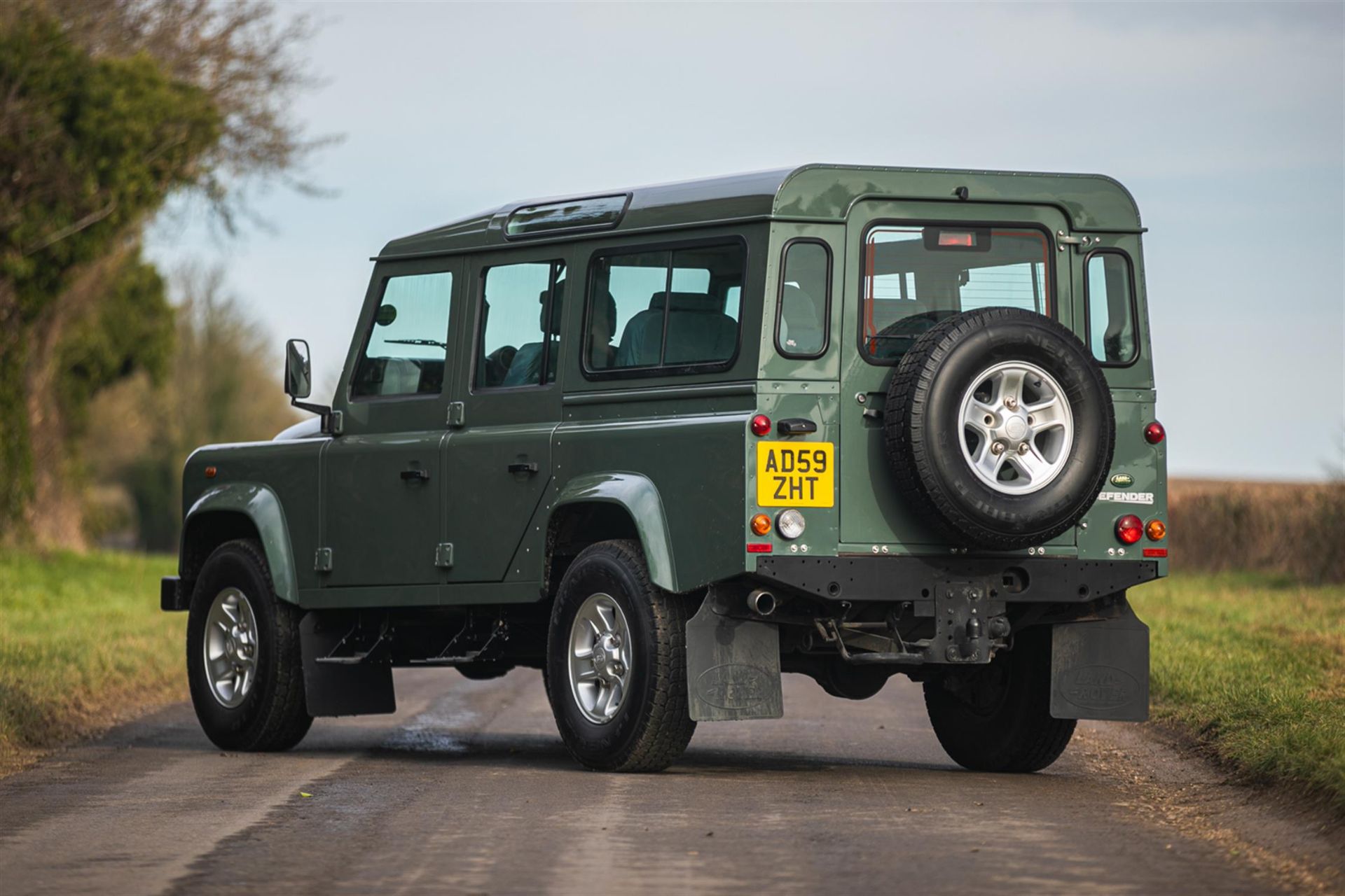 2010 Land Rover Defender 110 County - 15,623 Miles Previously used by HRH The Duke of Edinburgh - Image 4 of 10