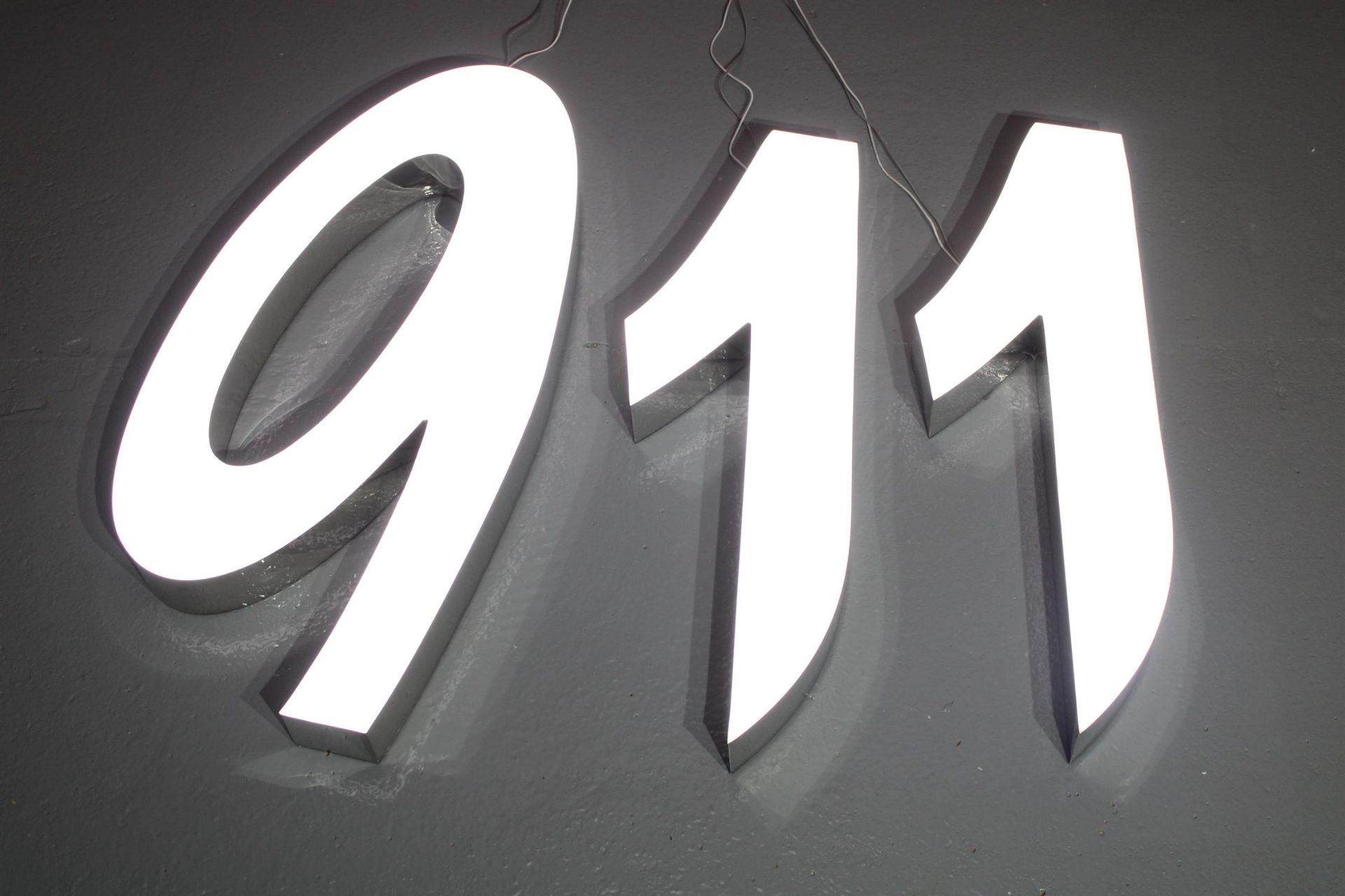 A large Illuminated Sign in the Style of the Porsche Number 911 - Image 6 of 10
