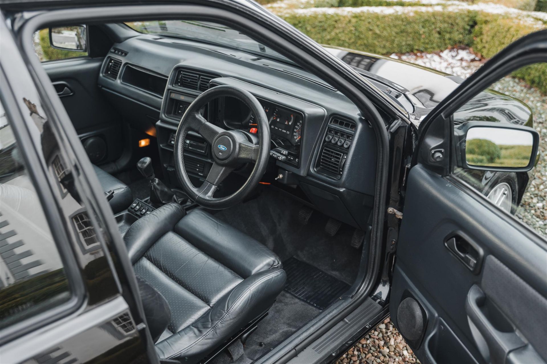 1990 Ford Sierra Sapphire RS Cosworth 4x4 - Image 2 of 10