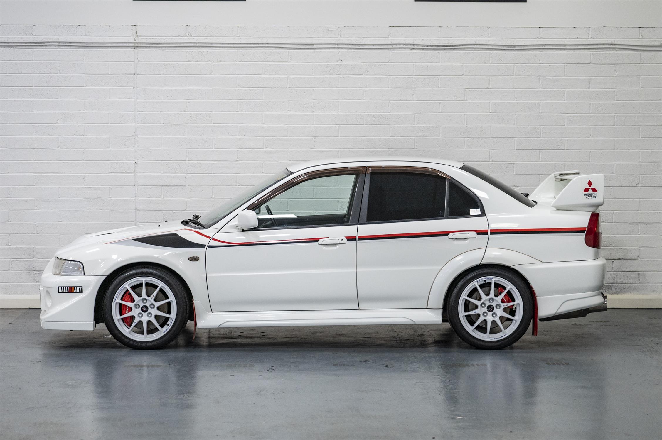 2000 Mitsibushi Lancer Evolution VI Tommi Makinen - Image 5 of 10