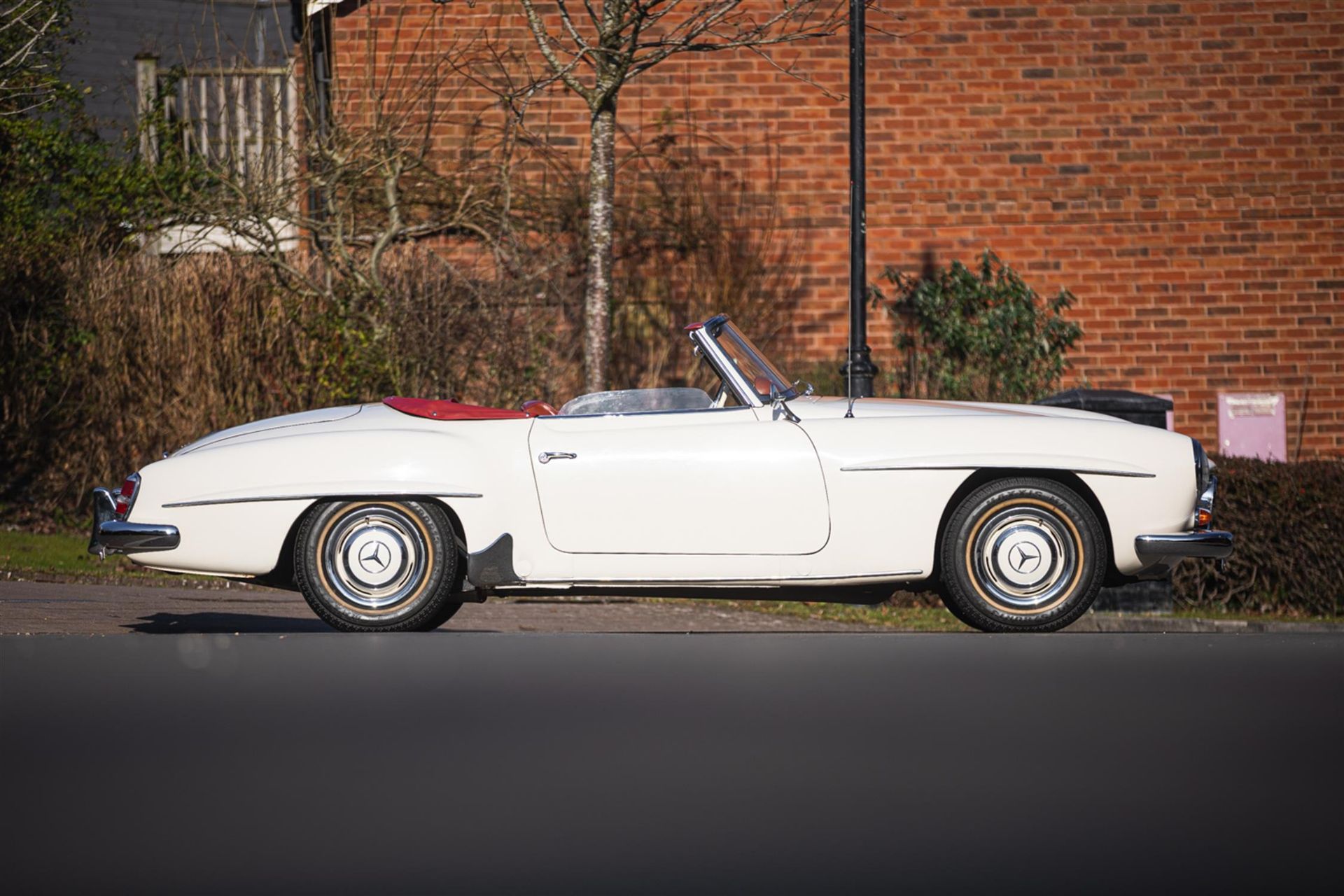 1962 Mercedes-Benz 190 SL with Hardtop - Right-Hand Drive - Image 14 of 19