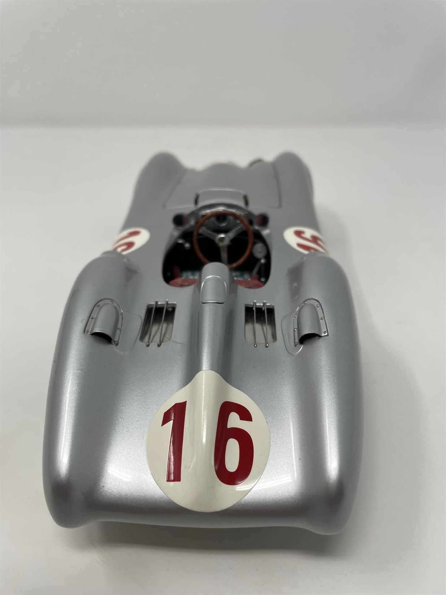 CMC 1954/55 Mercedes-Benz W196R Streamliner Body 1:18th Scale Model - Image 4 of 10