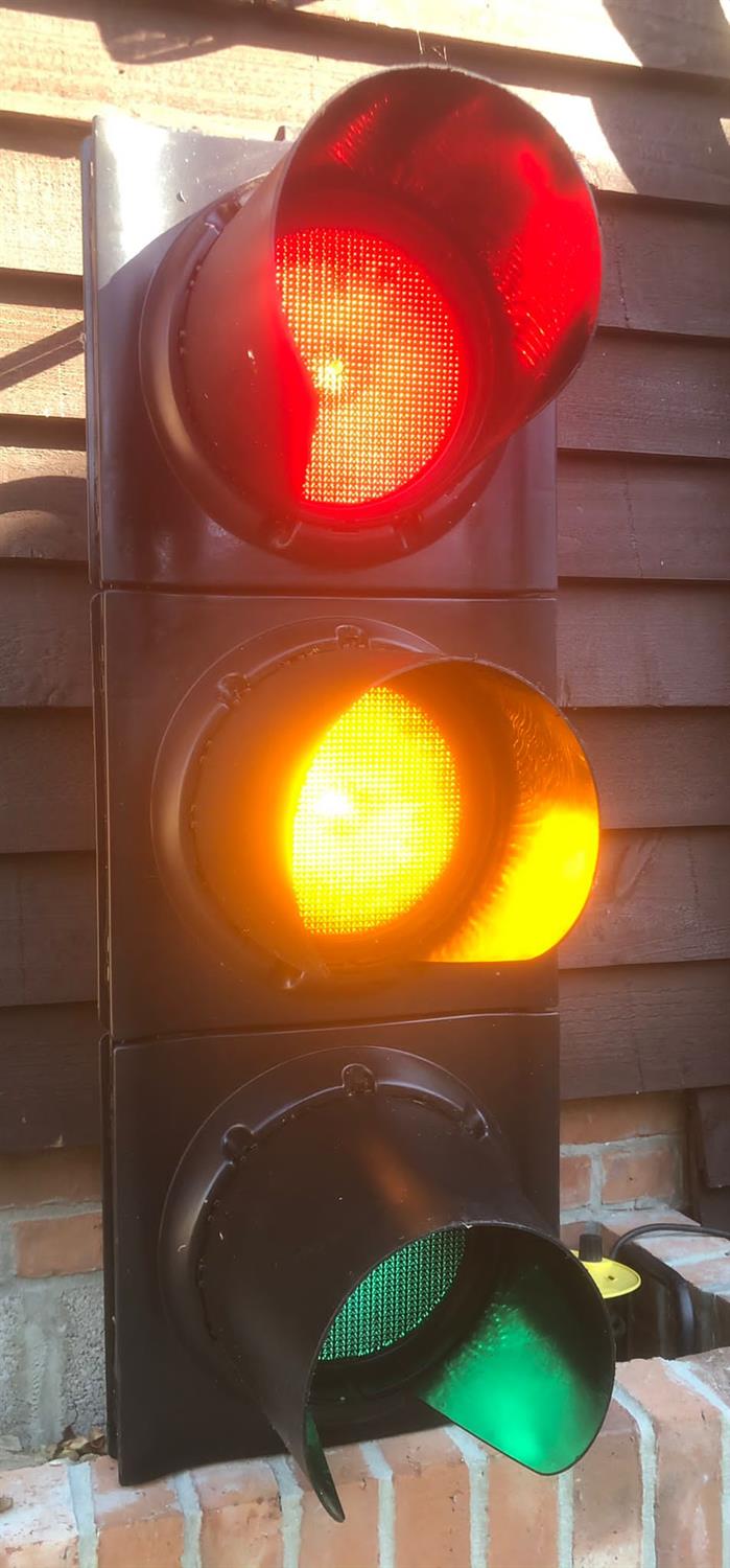 Traffic Lights with Remote Control - Image 7 of 8