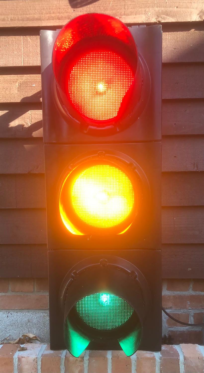 Traffic Lights with Remote Control - Image 8 of 8