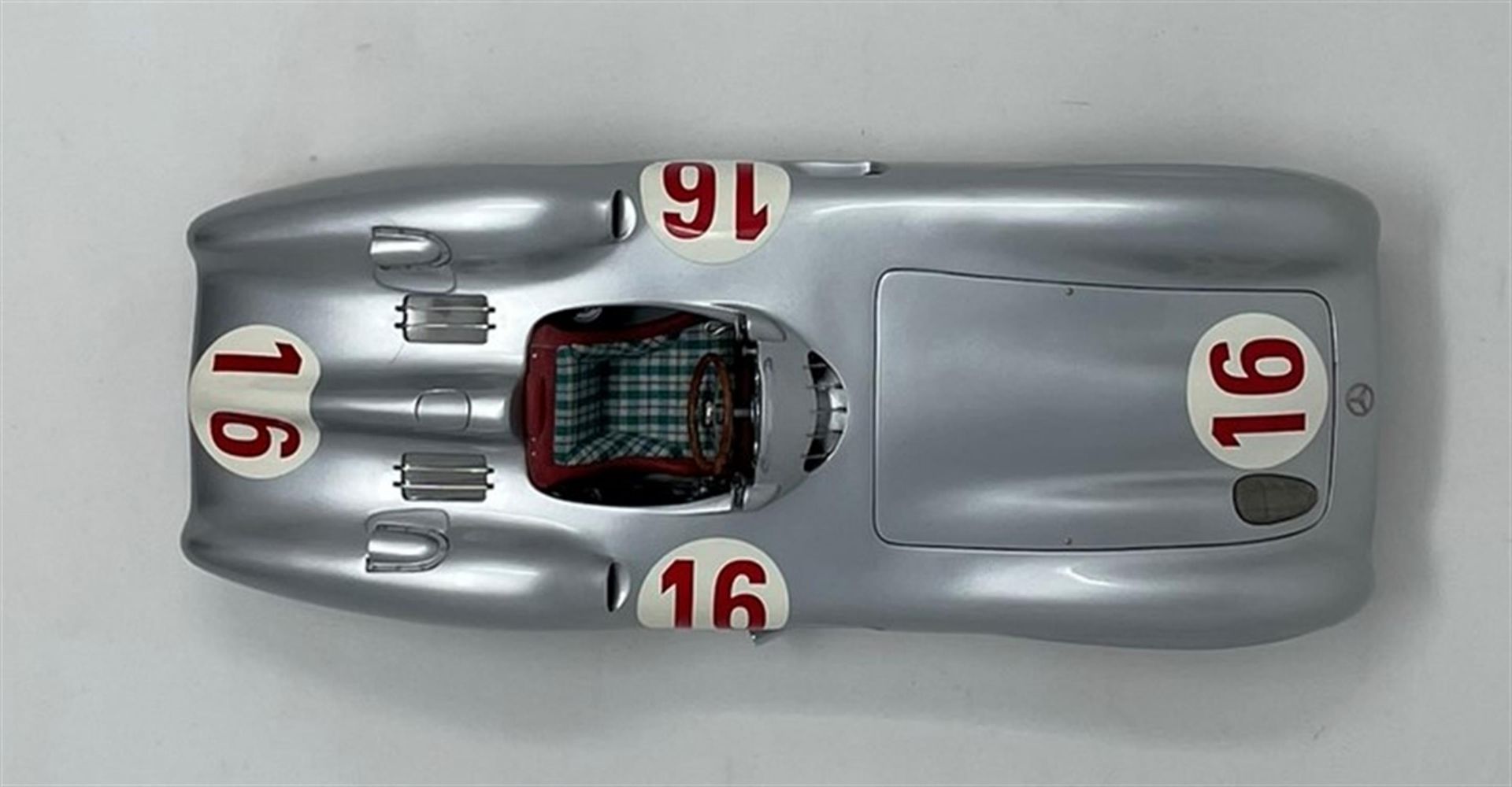 CMC 1954/55 Mercedes-Benz W196R Streamliner Body 1:18th Scale Model - Image 9 of 10