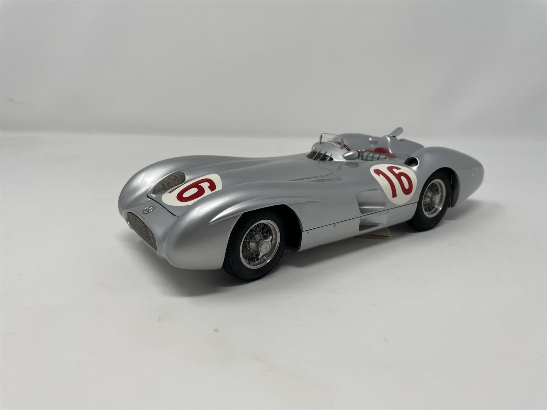 CMC 1954/55 Mercedes-Benz W196R Streamliner Body 1:18th Scale Model - Image 5 of 10