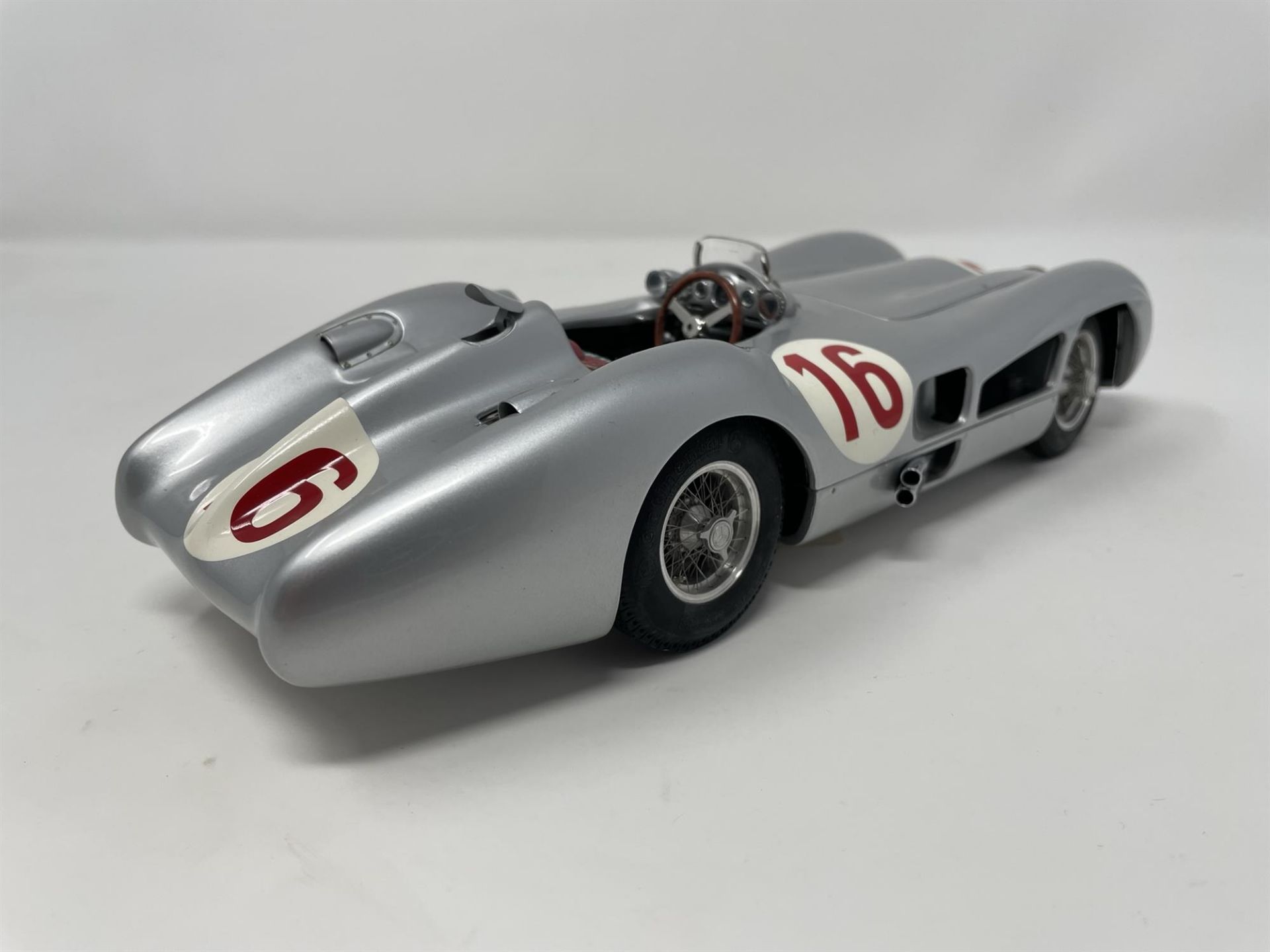 CMC 1954/55 Mercedes-Benz W196R Streamliner Body 1:18th Scale Model - Image 3 of 10
