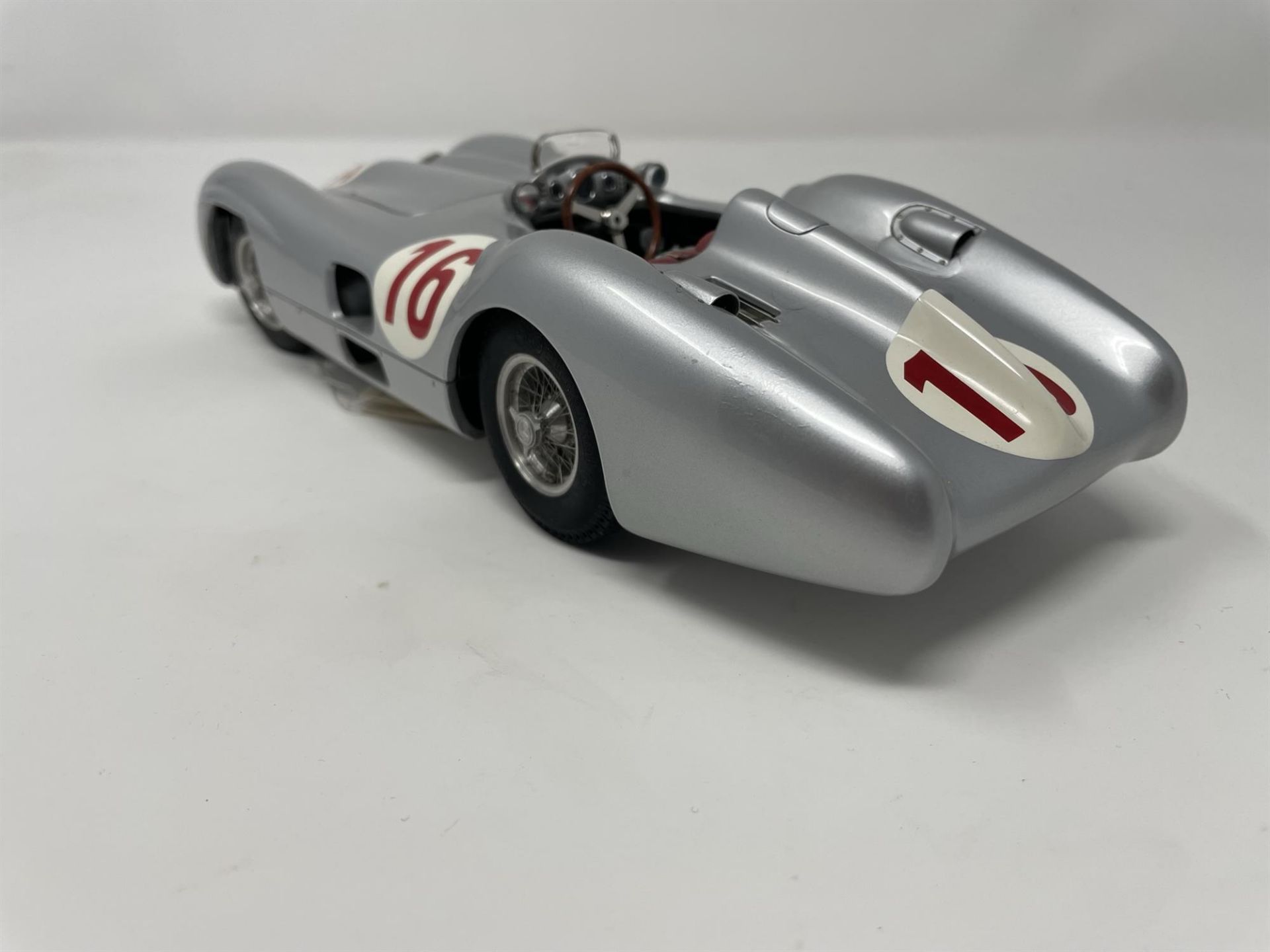 CMC 1954/55 Mercedes-Benz W196R Streamliner Body 1:18th Scale Model - Image 6 of 10