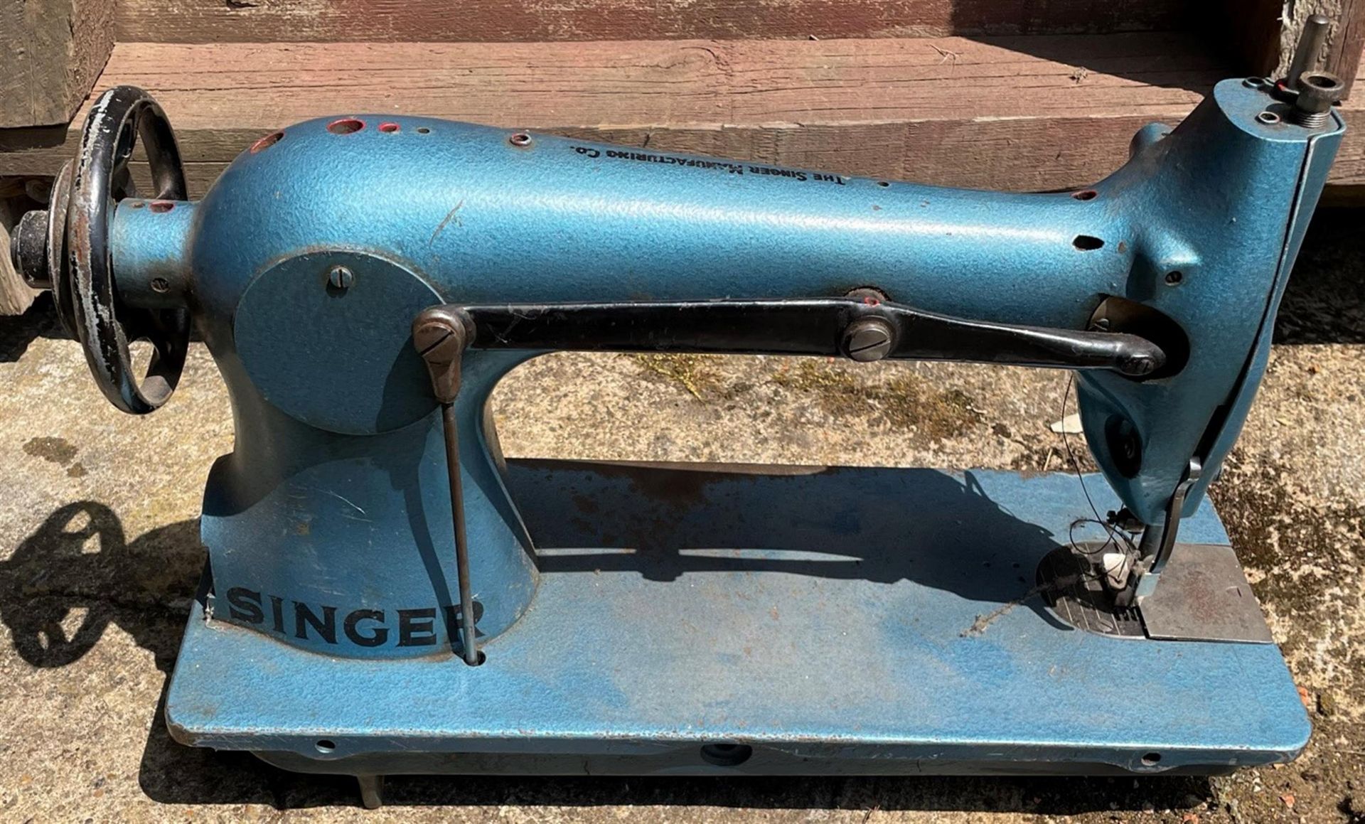 Singer Industrial Sewing Machine with Pedal - Image 3 of 6