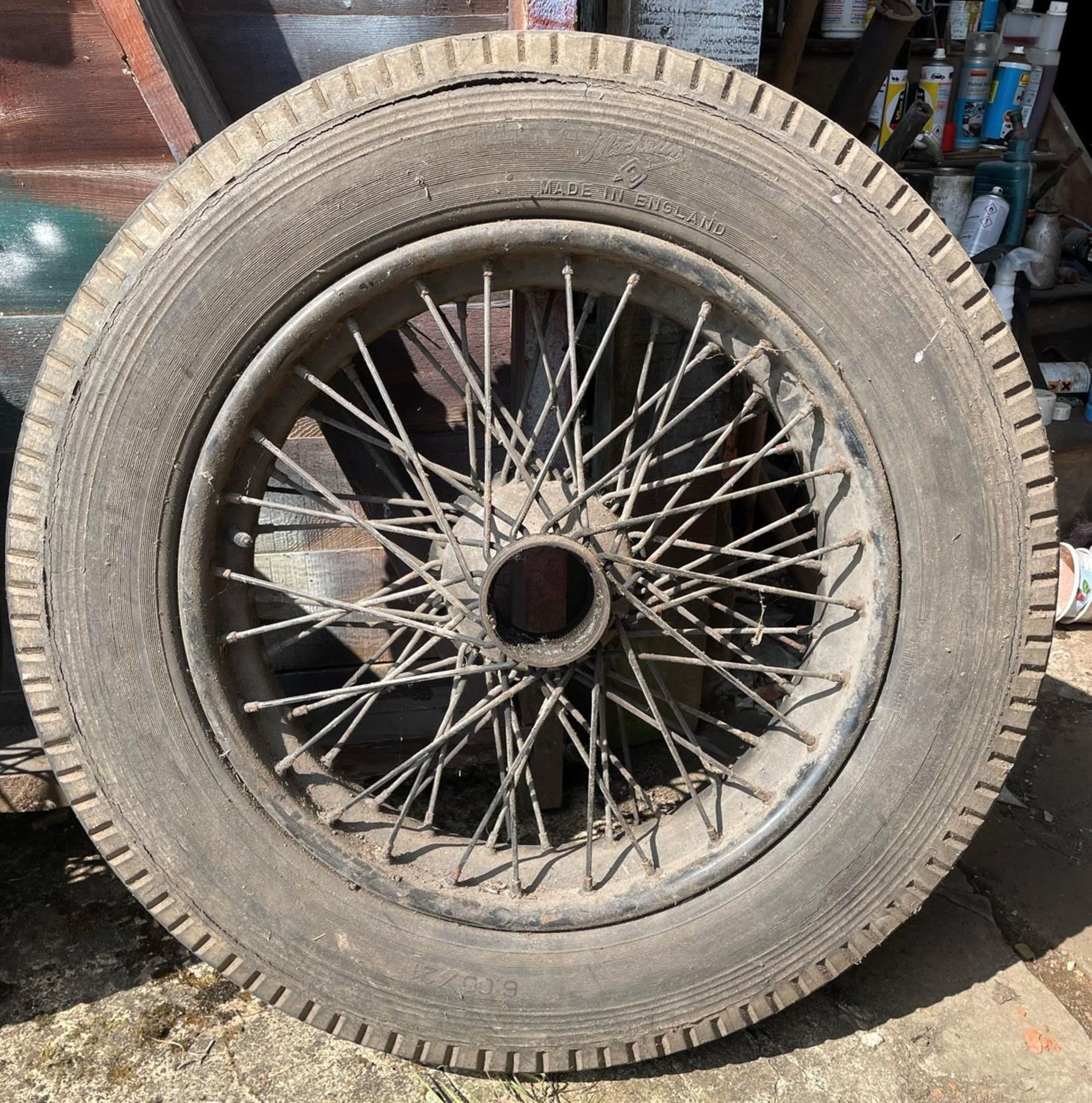 21" Wellbase Wire Wheels, fitted with worn 600/21 Tyres - Image 3 of 5