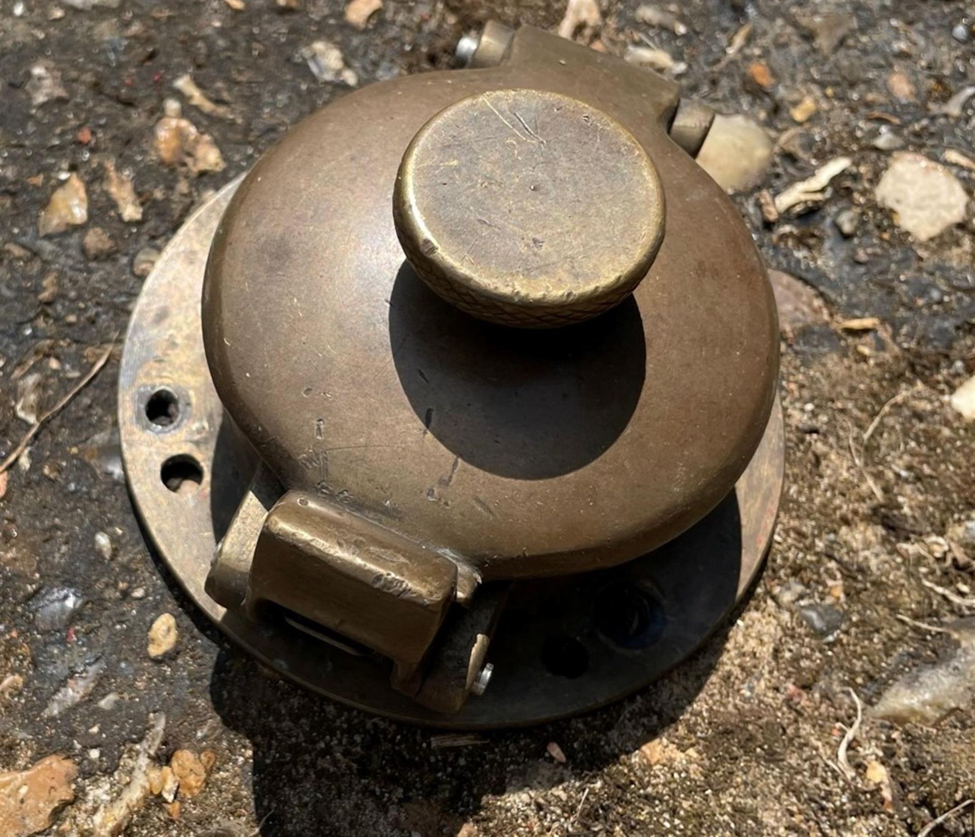 Bronze Enots Quick-Release Filler Cap with Threaded Pressure Relief - Image 4 of 4