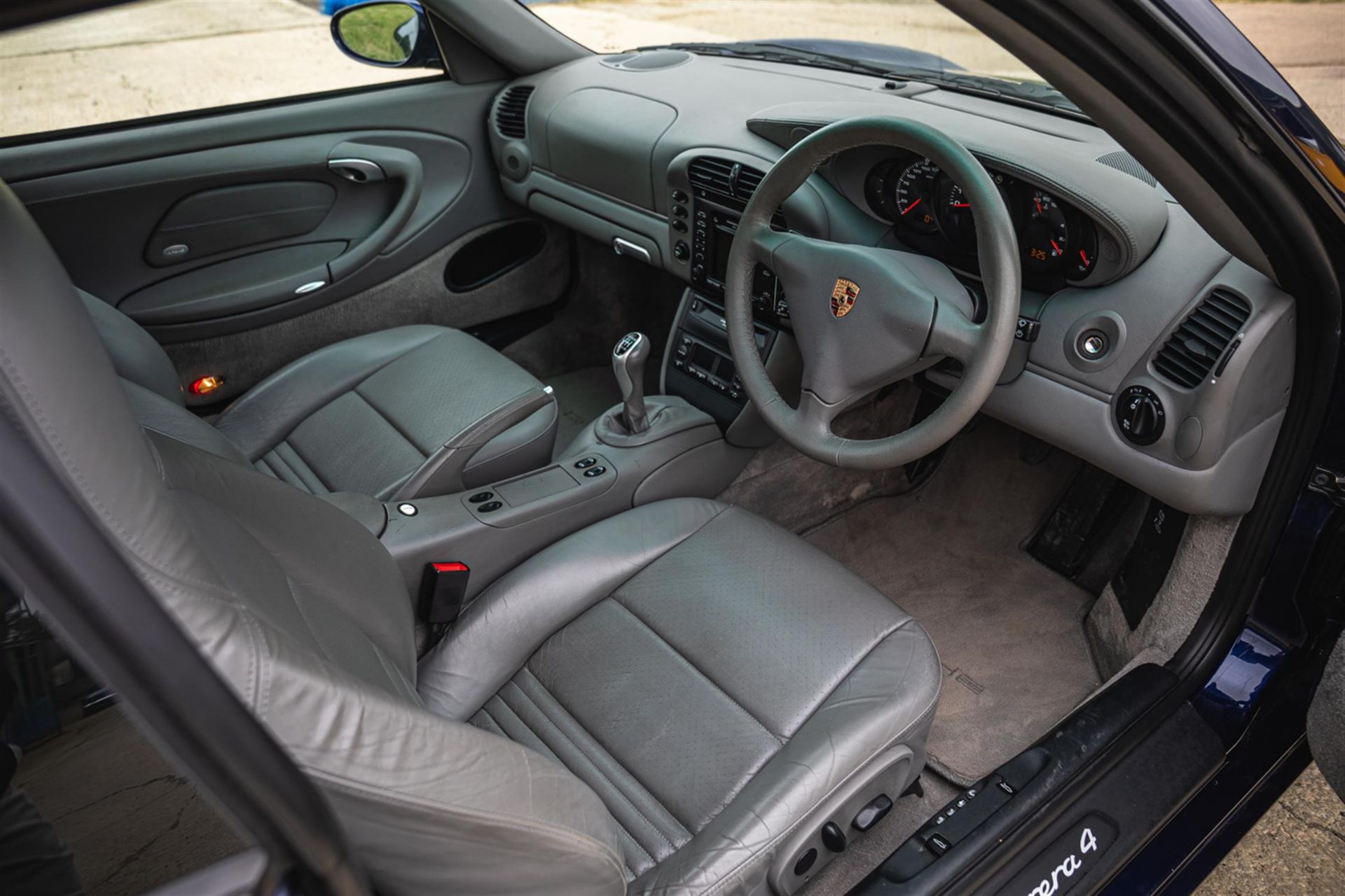 2002 Porsche 911 (996) Carrera 4 - Manual - Image 2 of 10