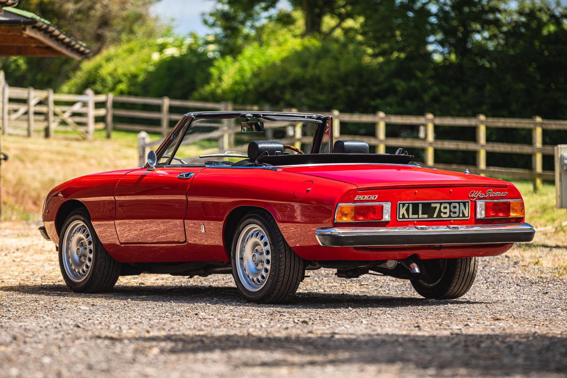 1975 Alfa Romeo 2000 Spider Veloce (105.27) - Image 5 of 10