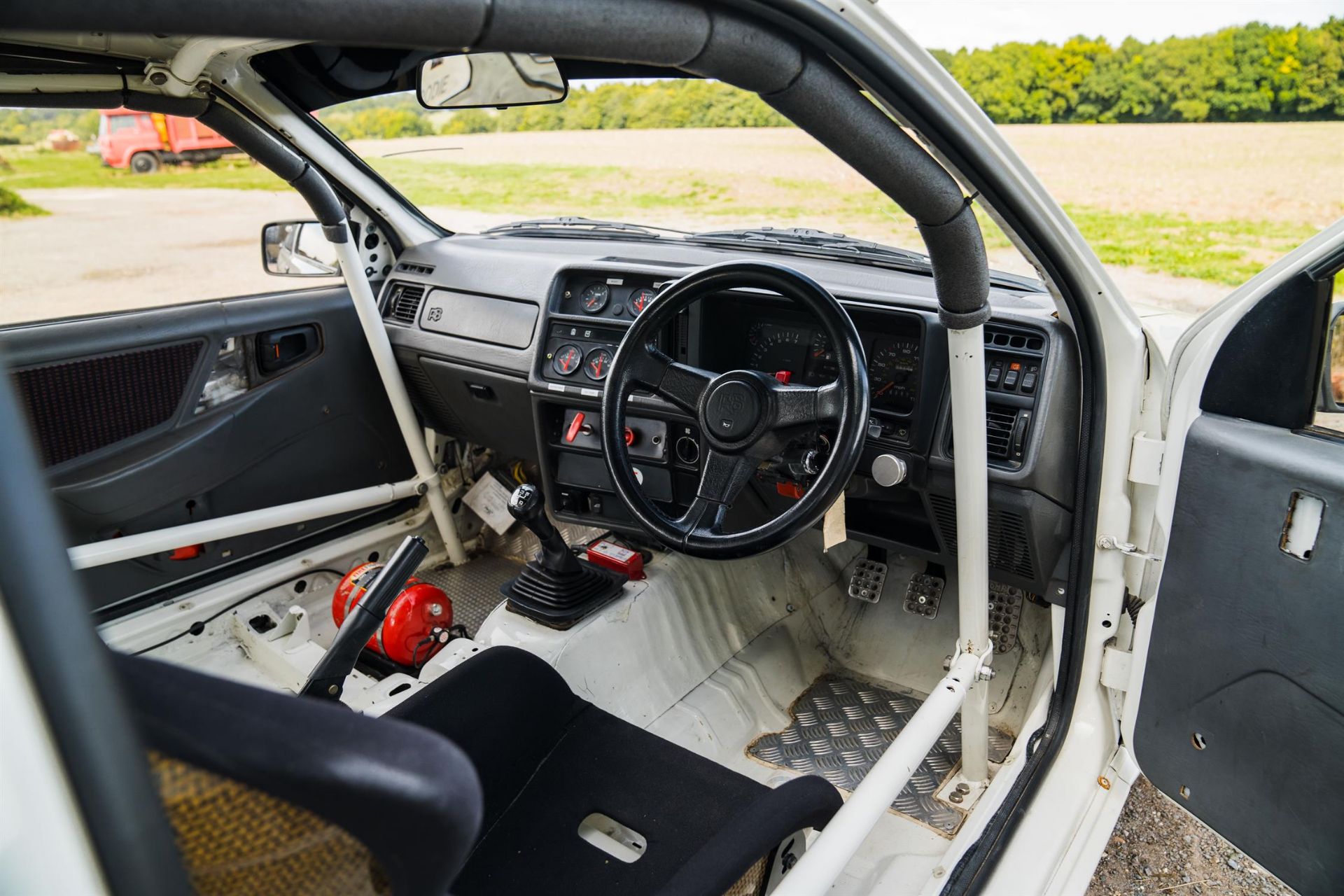 1994 Ford Sierra RS500 - Image 2 of 10