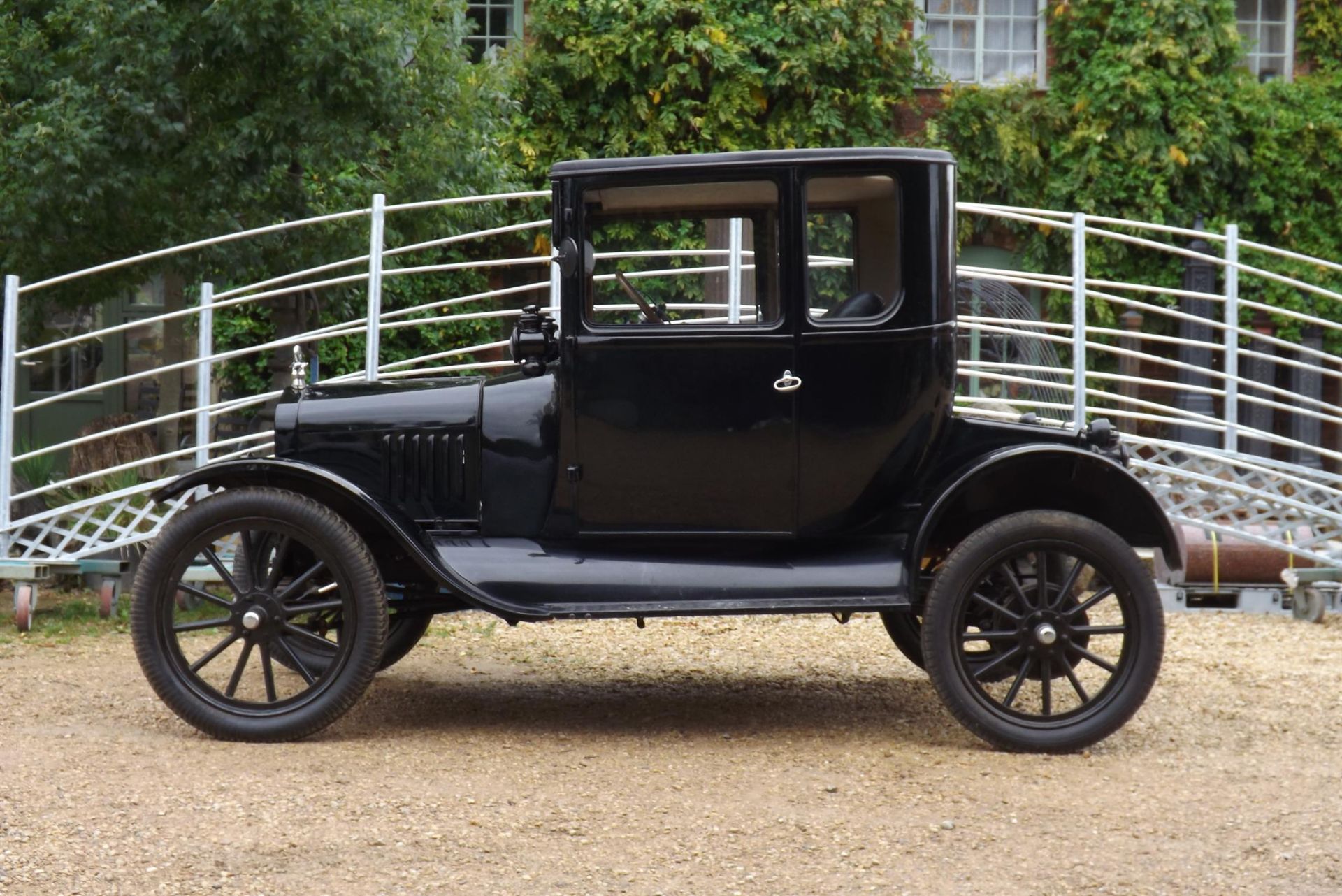 1917 Ford Model T Doctors Coupe - Image 5 of 10