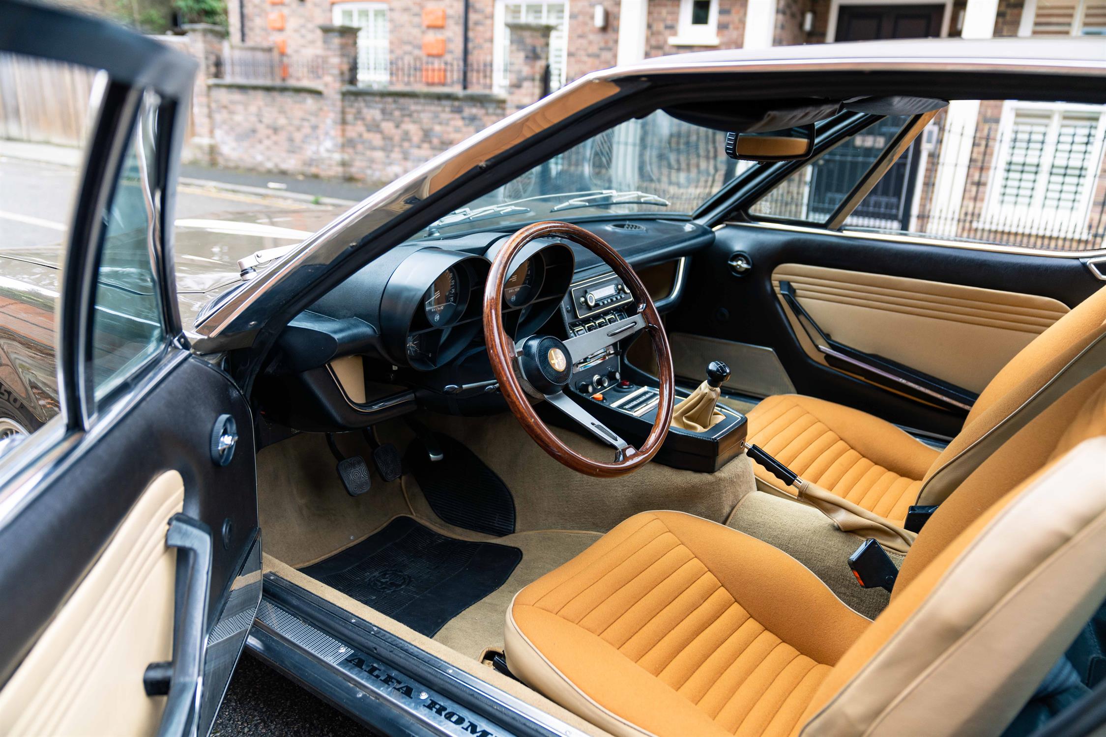 1972 Alfa Romeo Montreal - Image 7 of 10