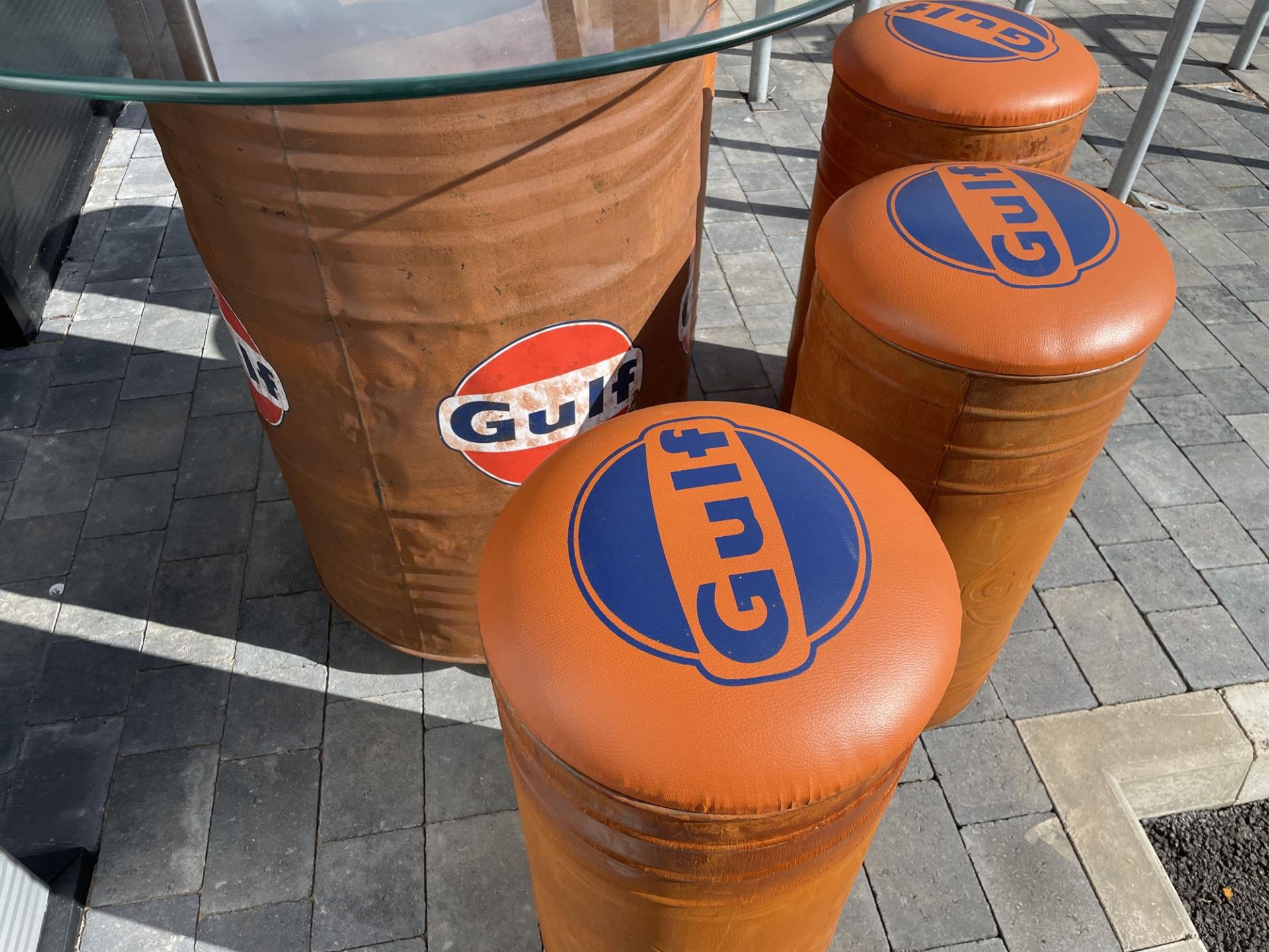 Gulf-Themed Oil Drum Table and Seat Set - Image 7 of 10