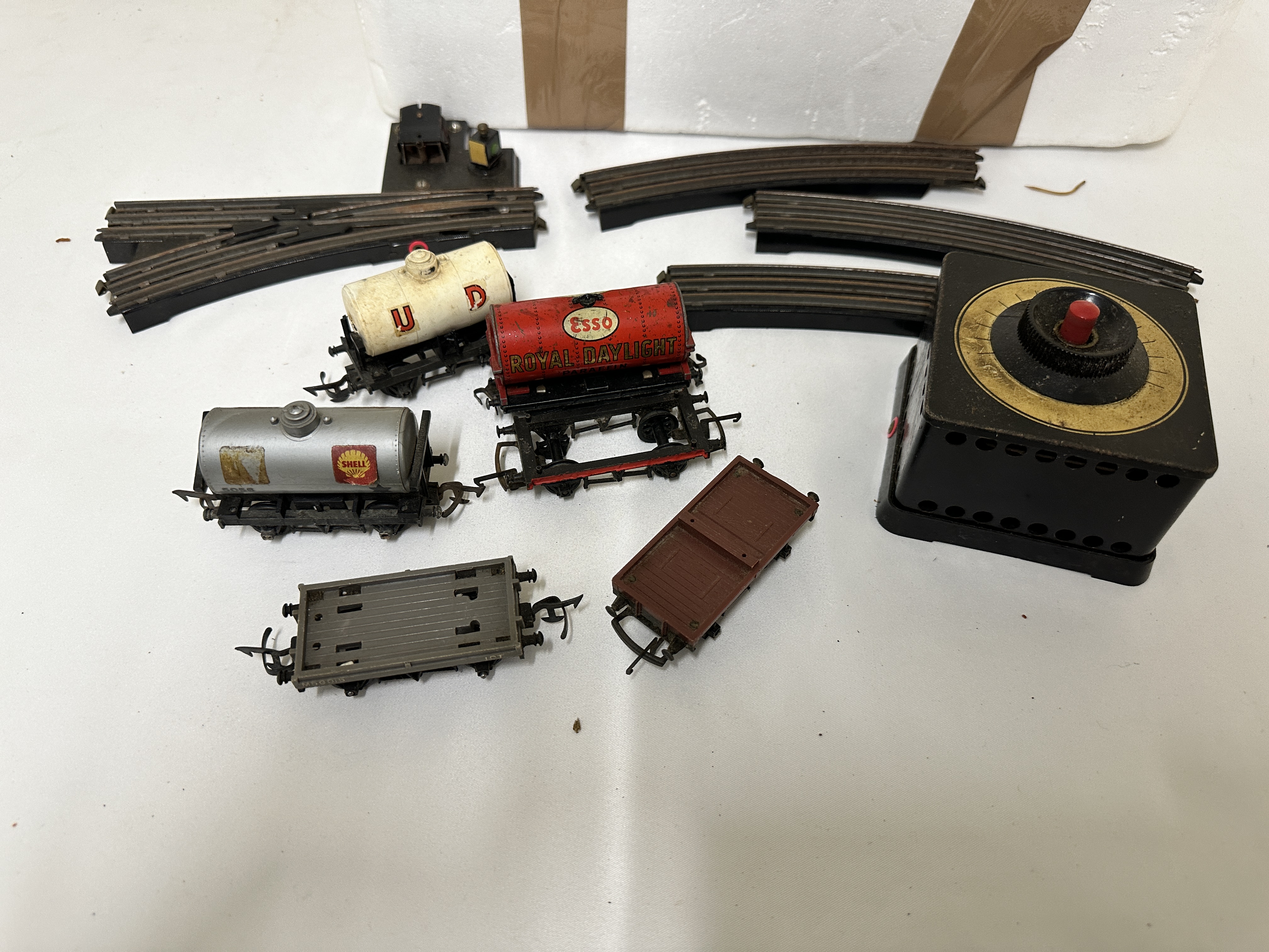A quantity of Trix Twin railway items, together with seven Hornby 00 gauge wagons - Image 2 of 4