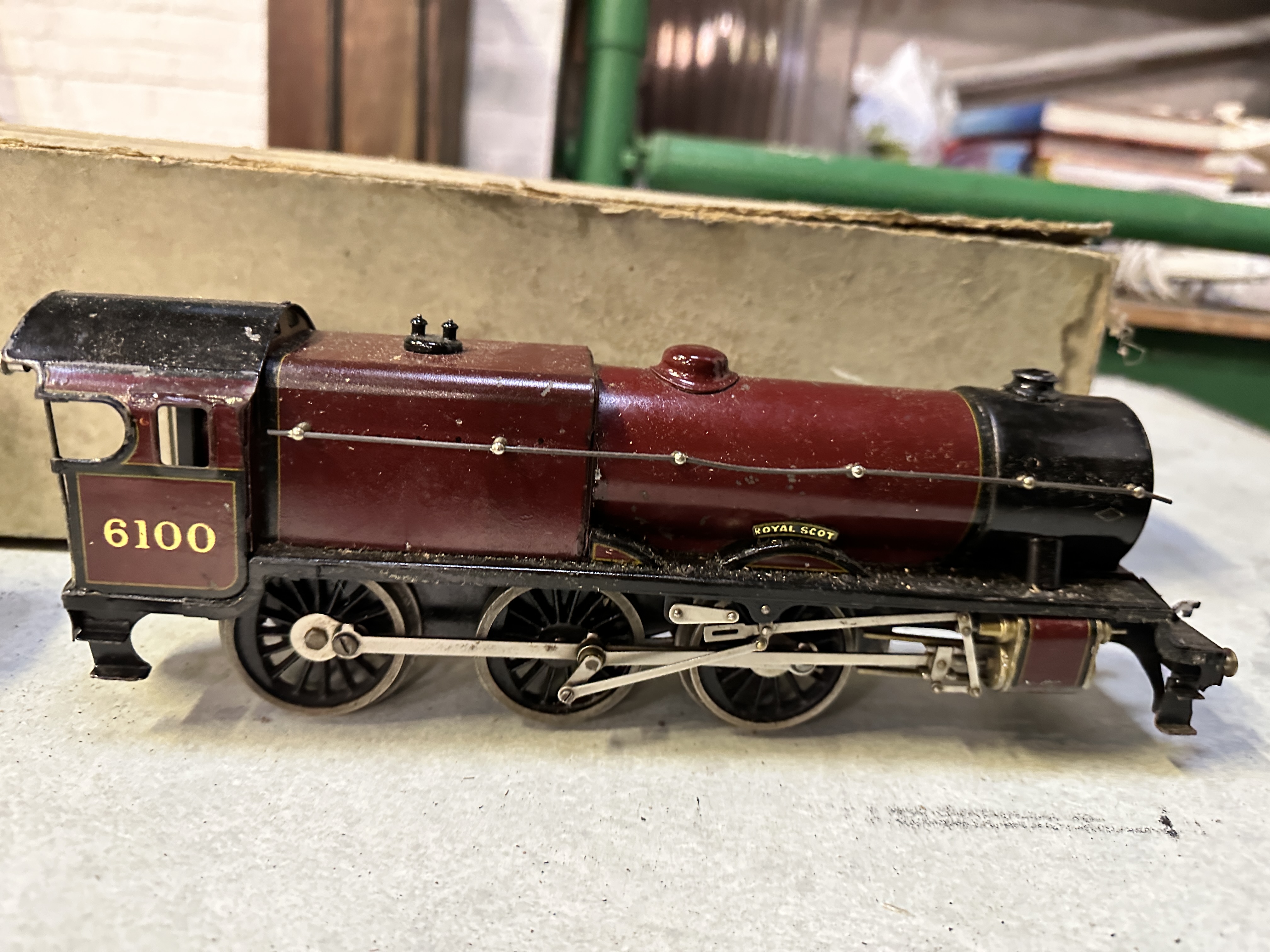 Scale model of the Royal Scot locomotive 6100 - Image 3 of 4