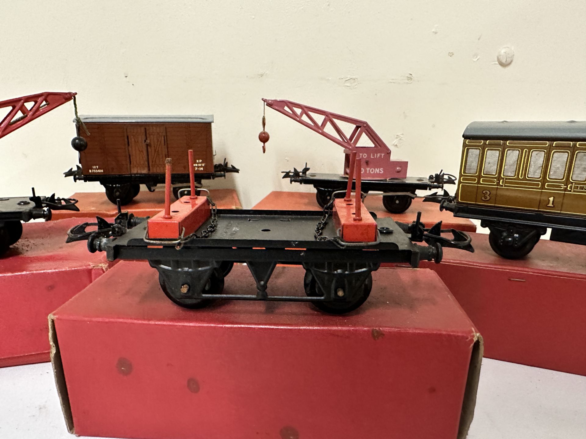 Hornby 0 gauge crane truck, cattle truck and lumber wagon - Image 4 of 4