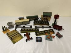 Quantity of 00 gauge accessories to include two carriages